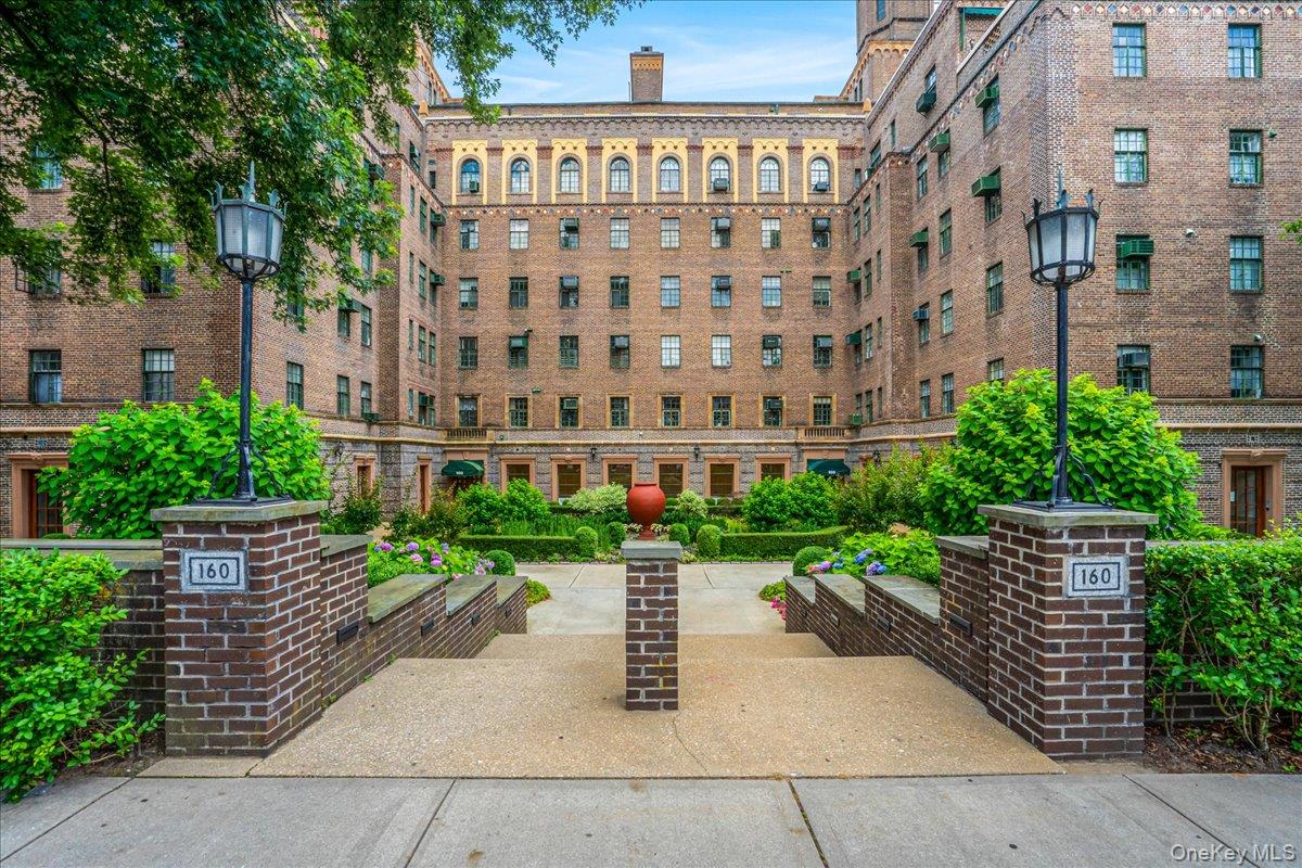 listing main picture