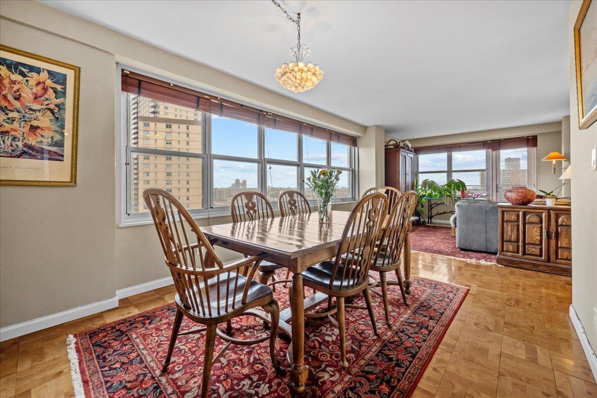 listing main picture