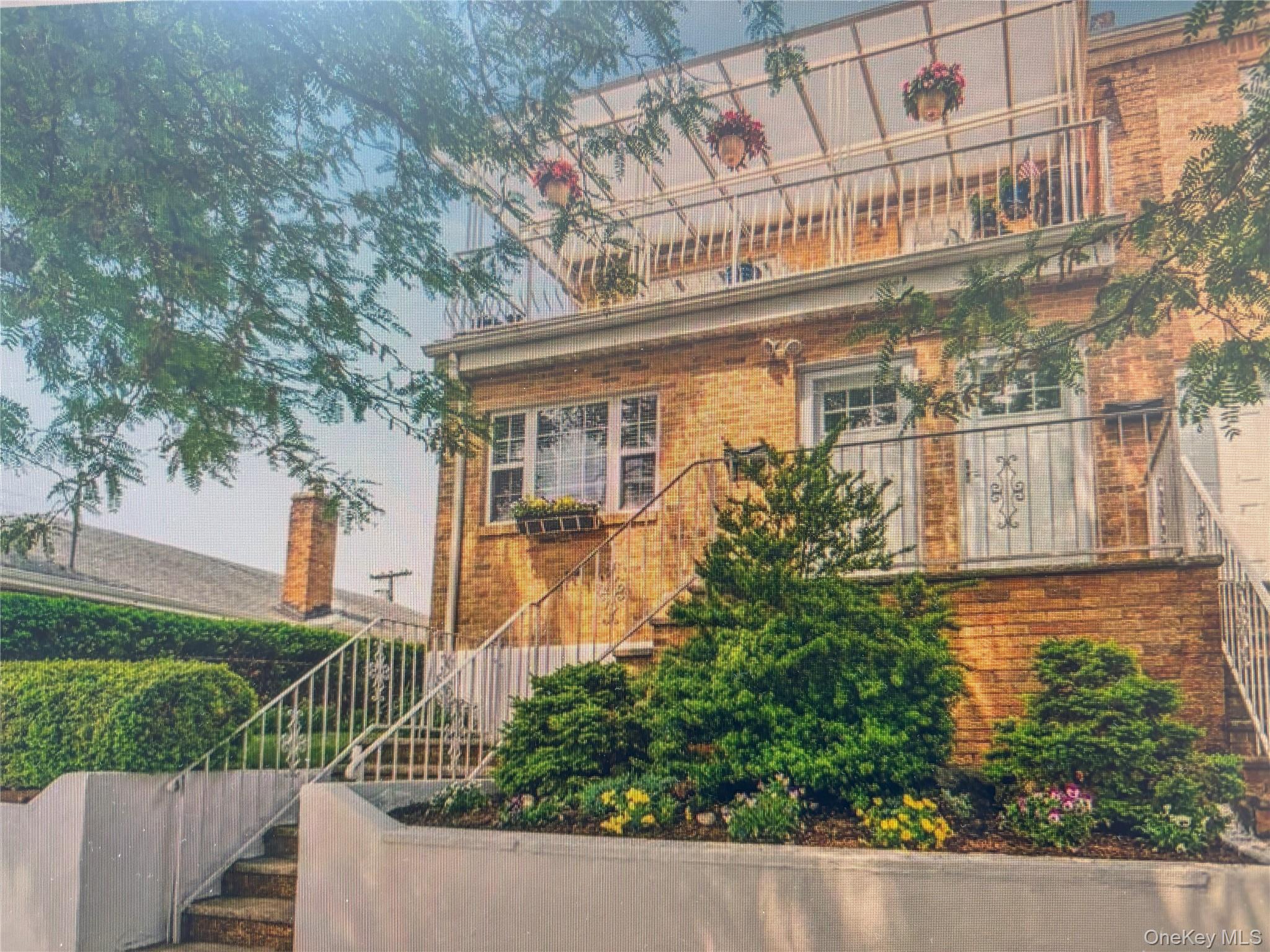 listing main picture