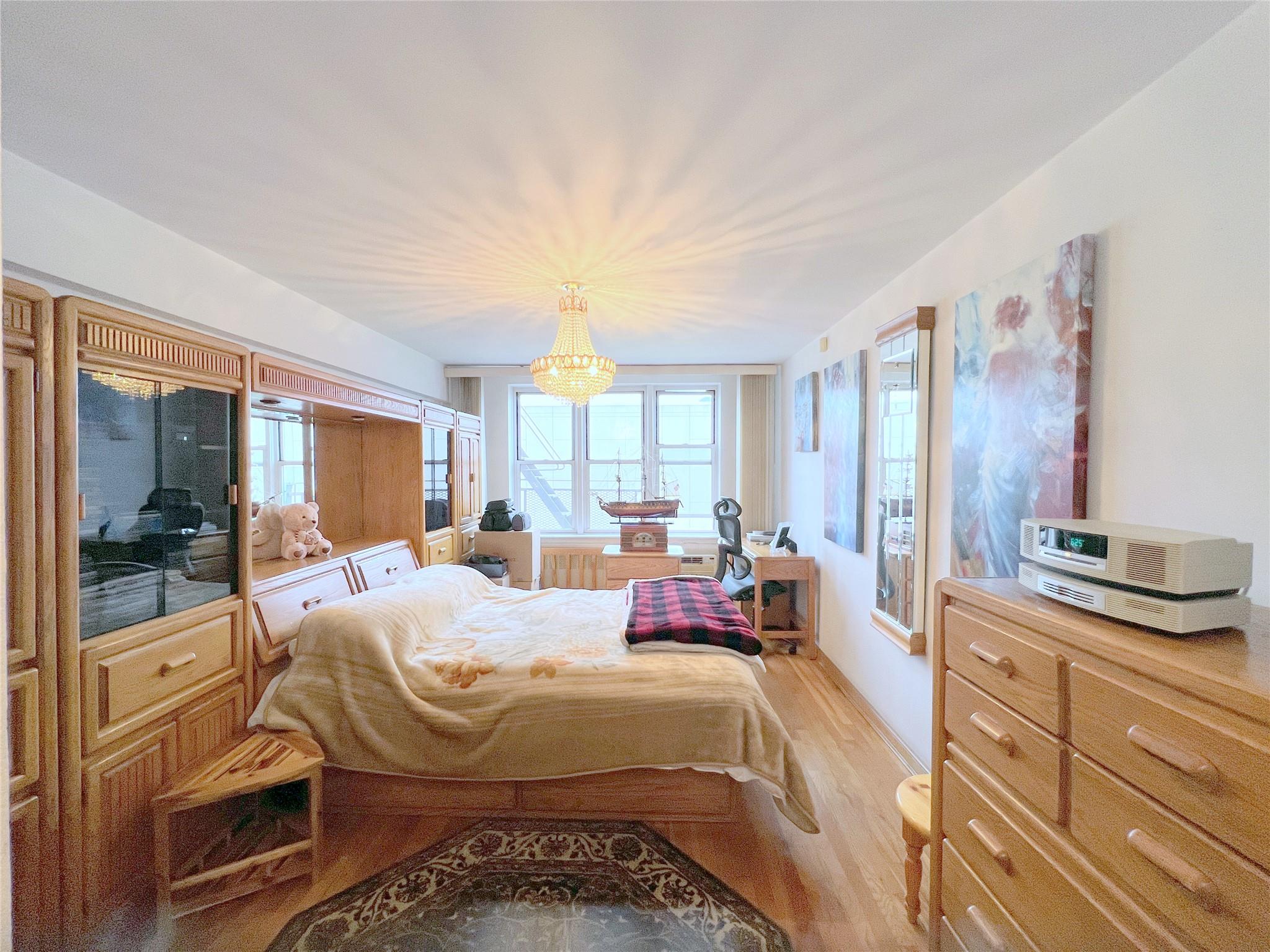 listing main picture