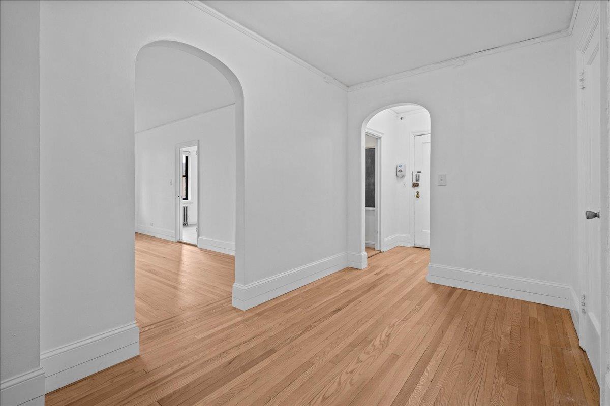 listing main picture