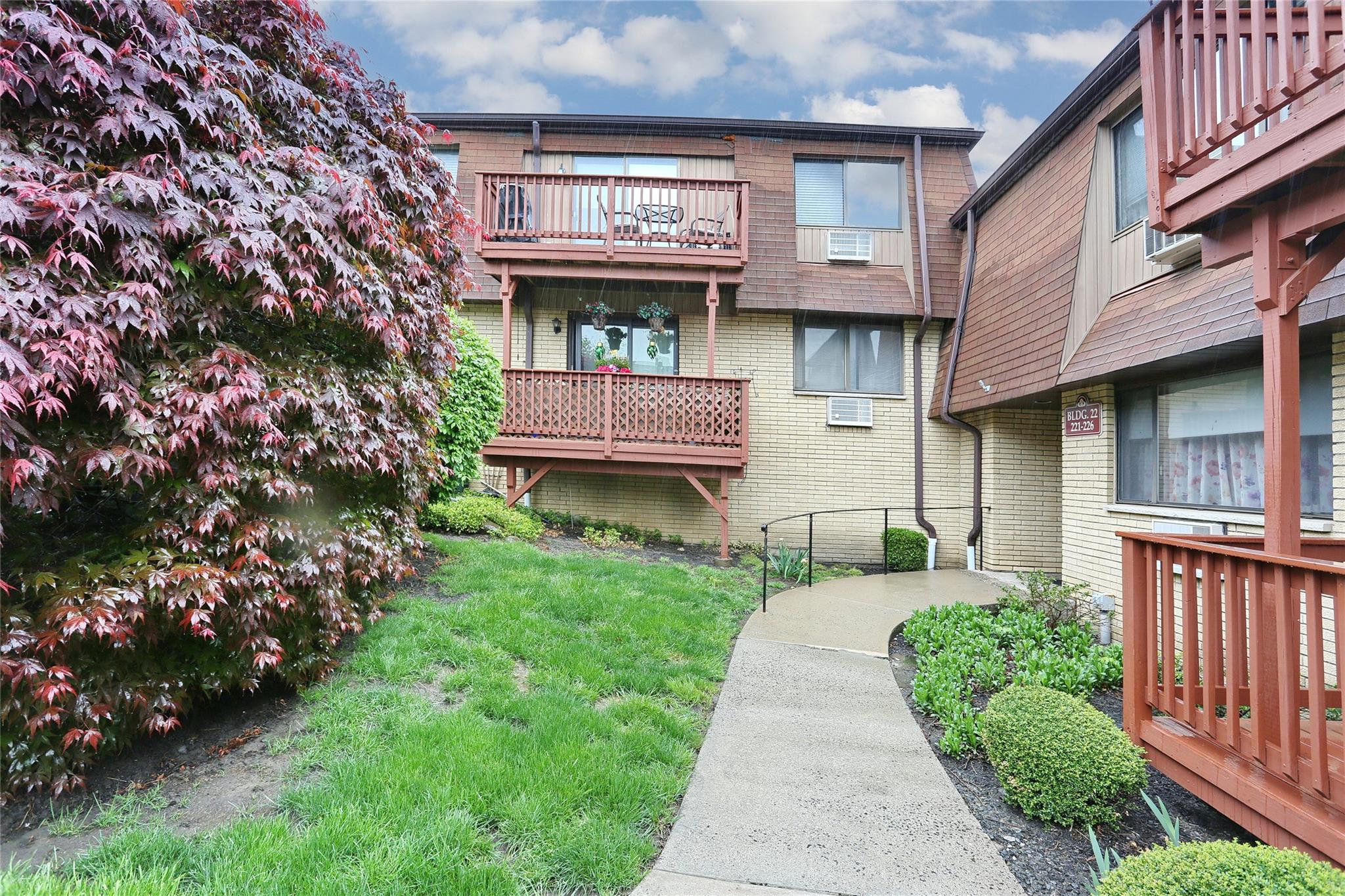 listing main picture