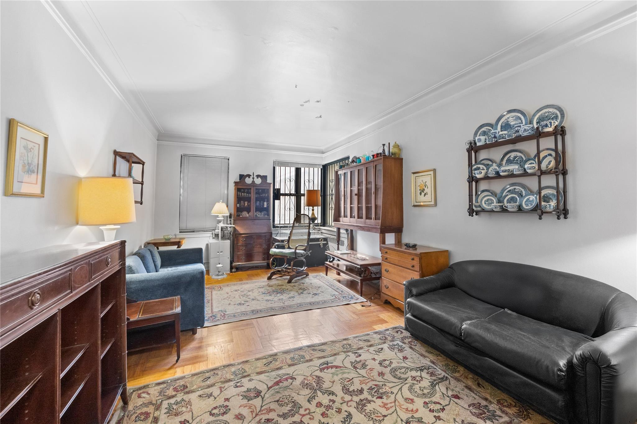 listing main picture