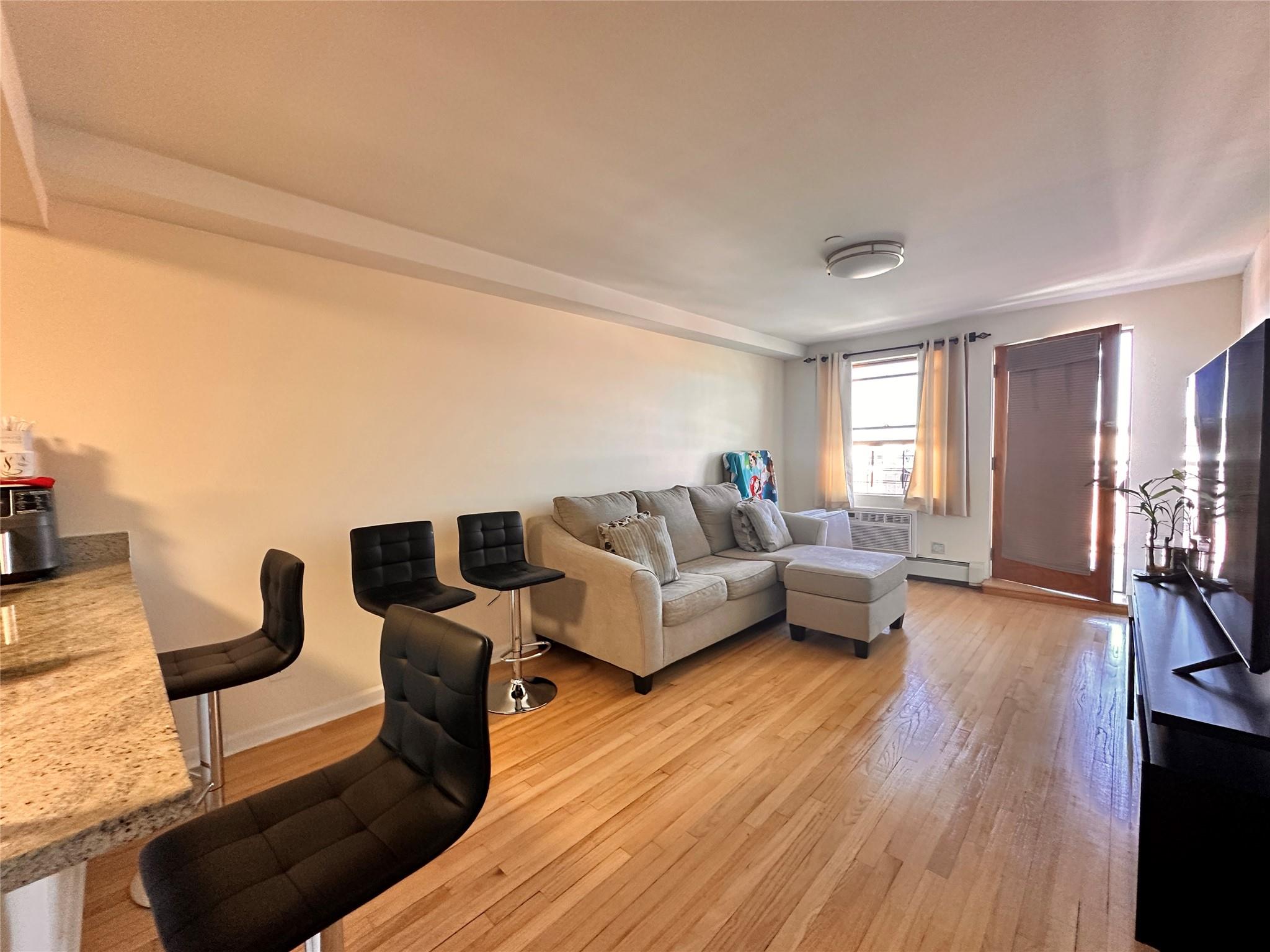 listing main picture