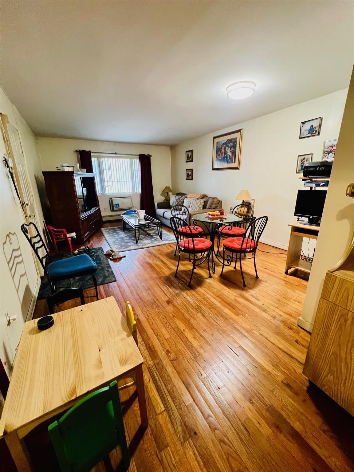 listing main picture