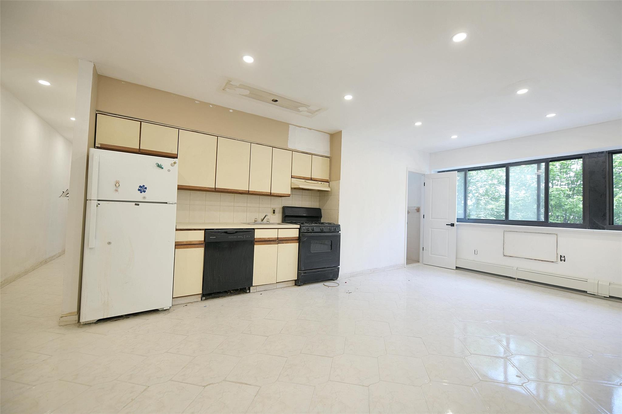listing main picture