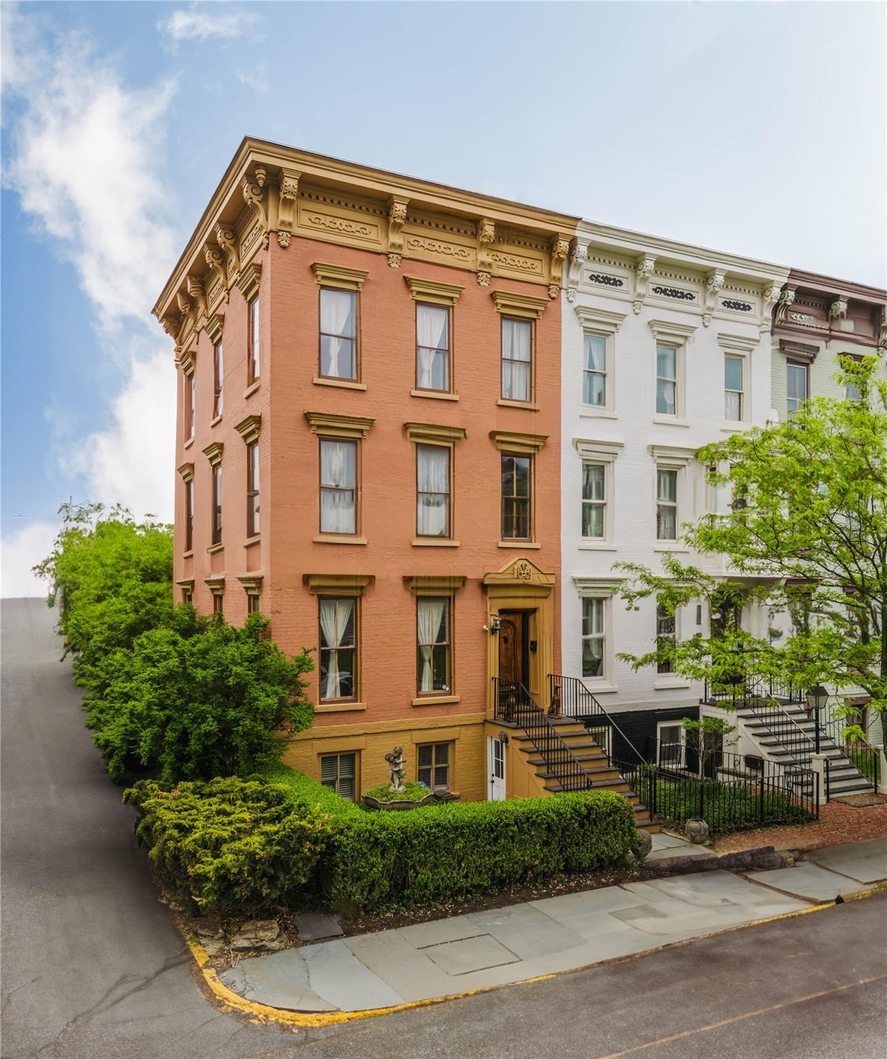 listing main picture