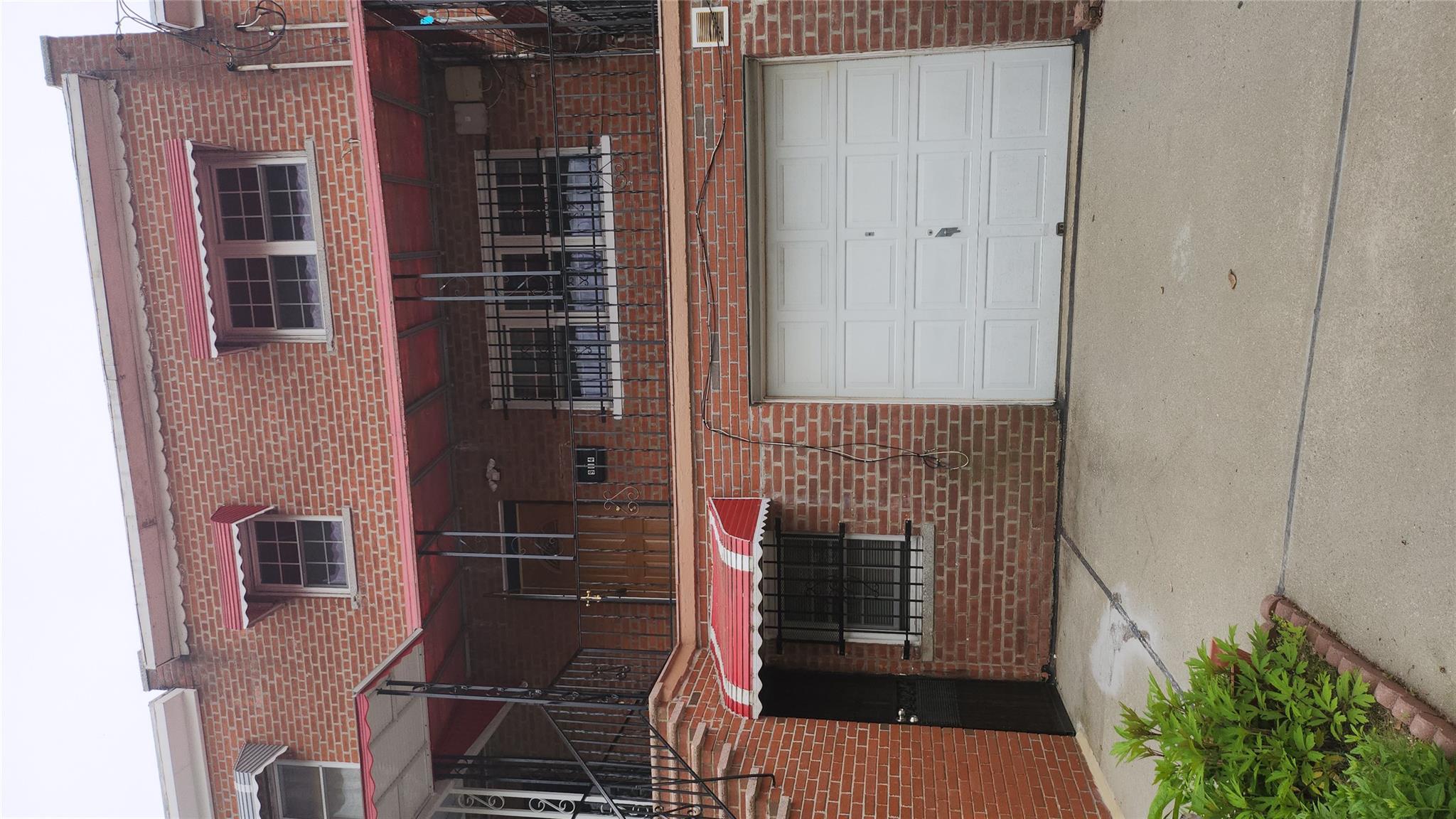 listing main picture