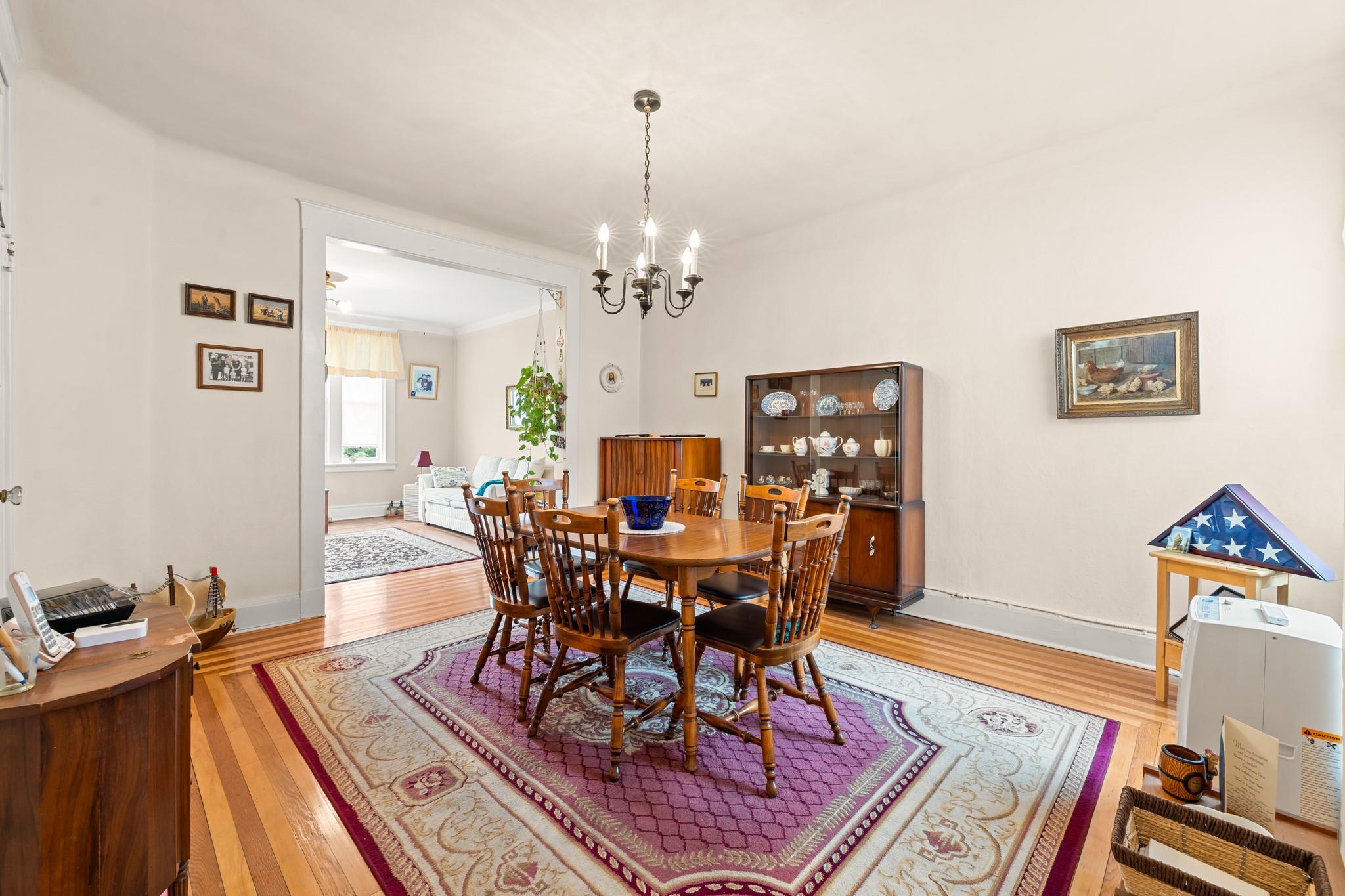 listing main picture