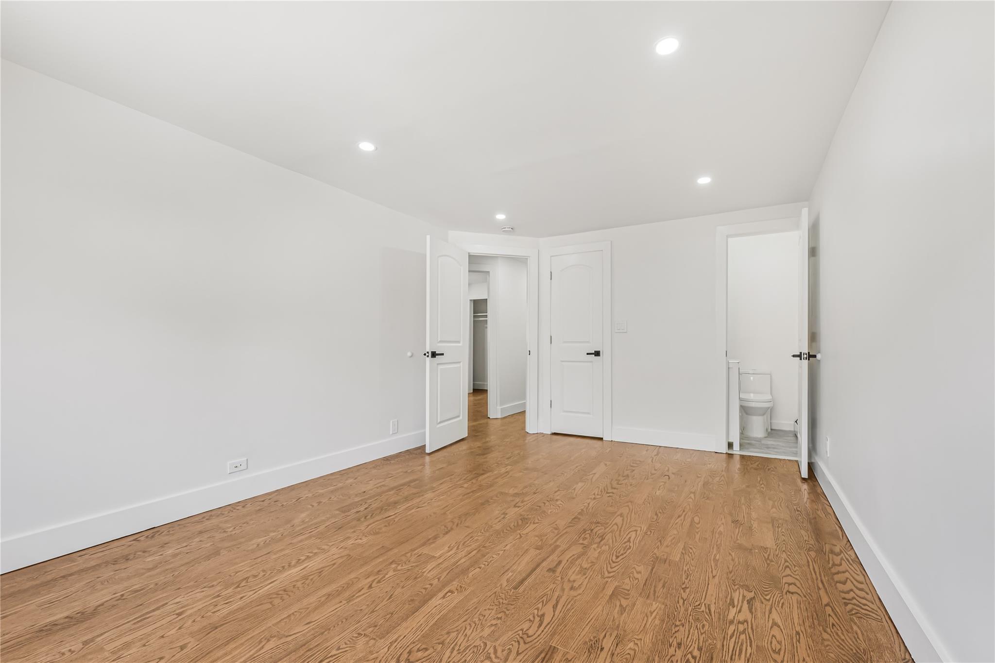 listing main picture
