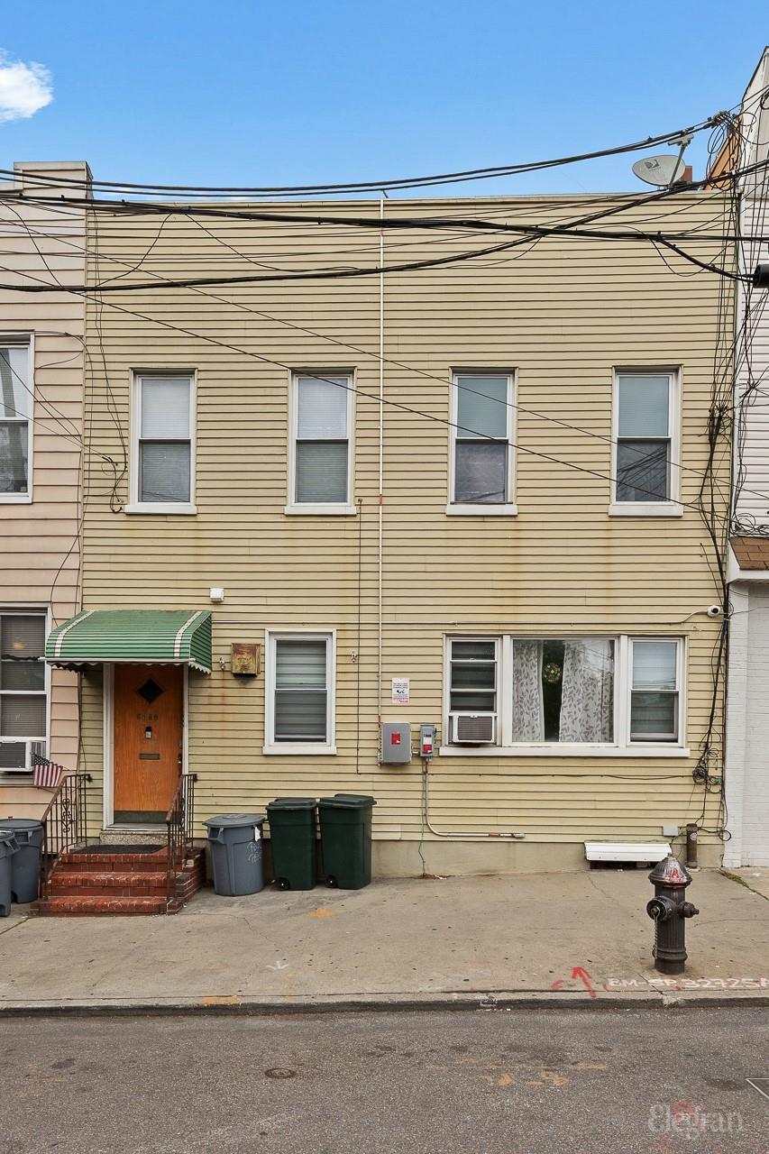 listing main picture