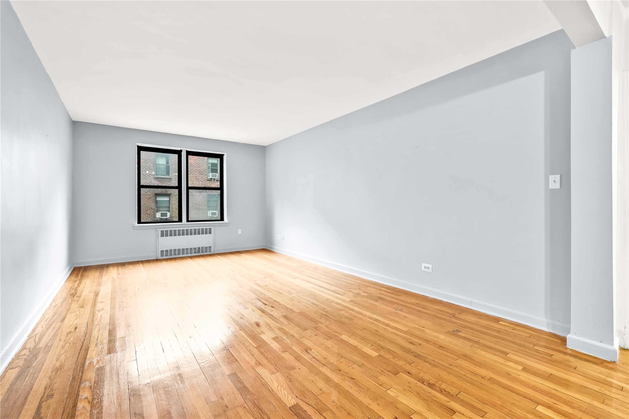 listing main picture