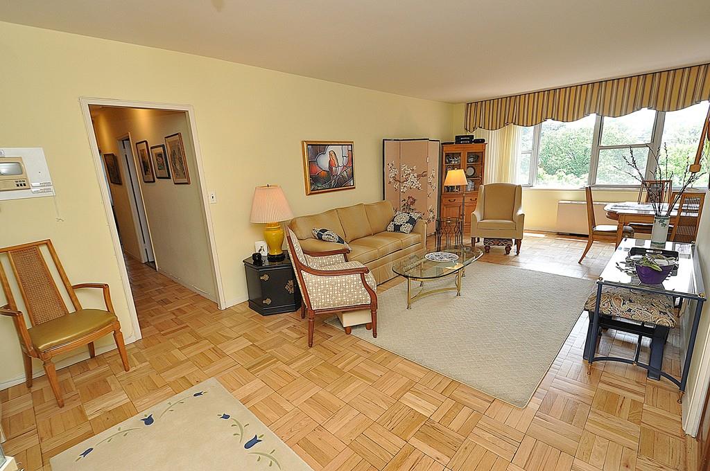 listing main picture