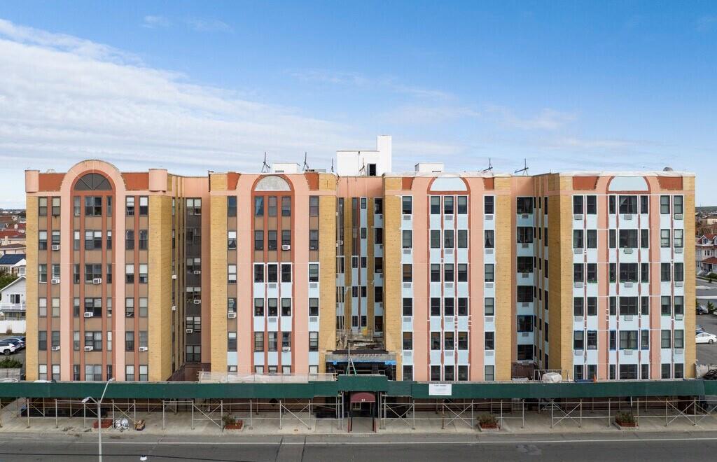 listing main picture