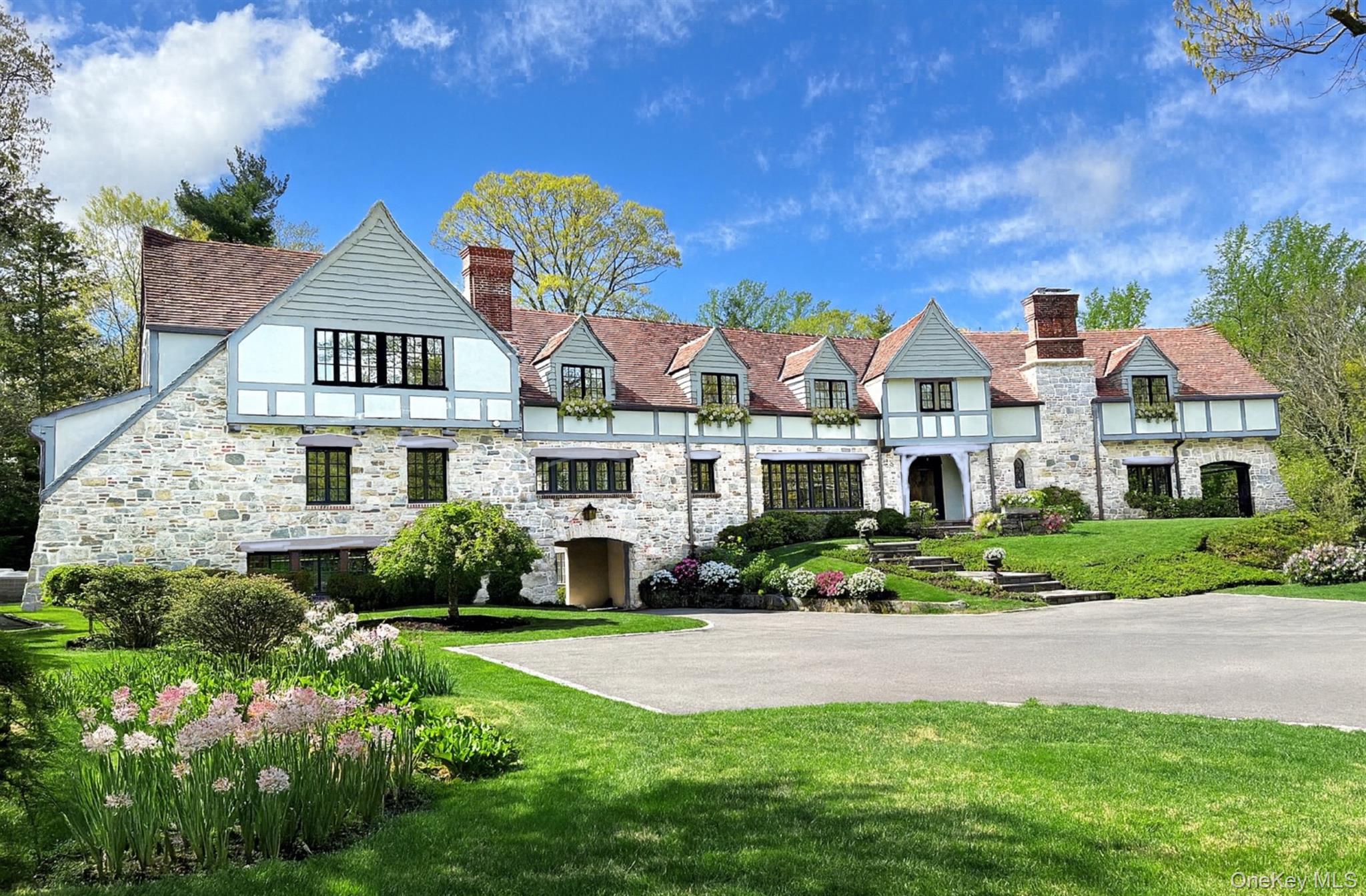 listing main picture