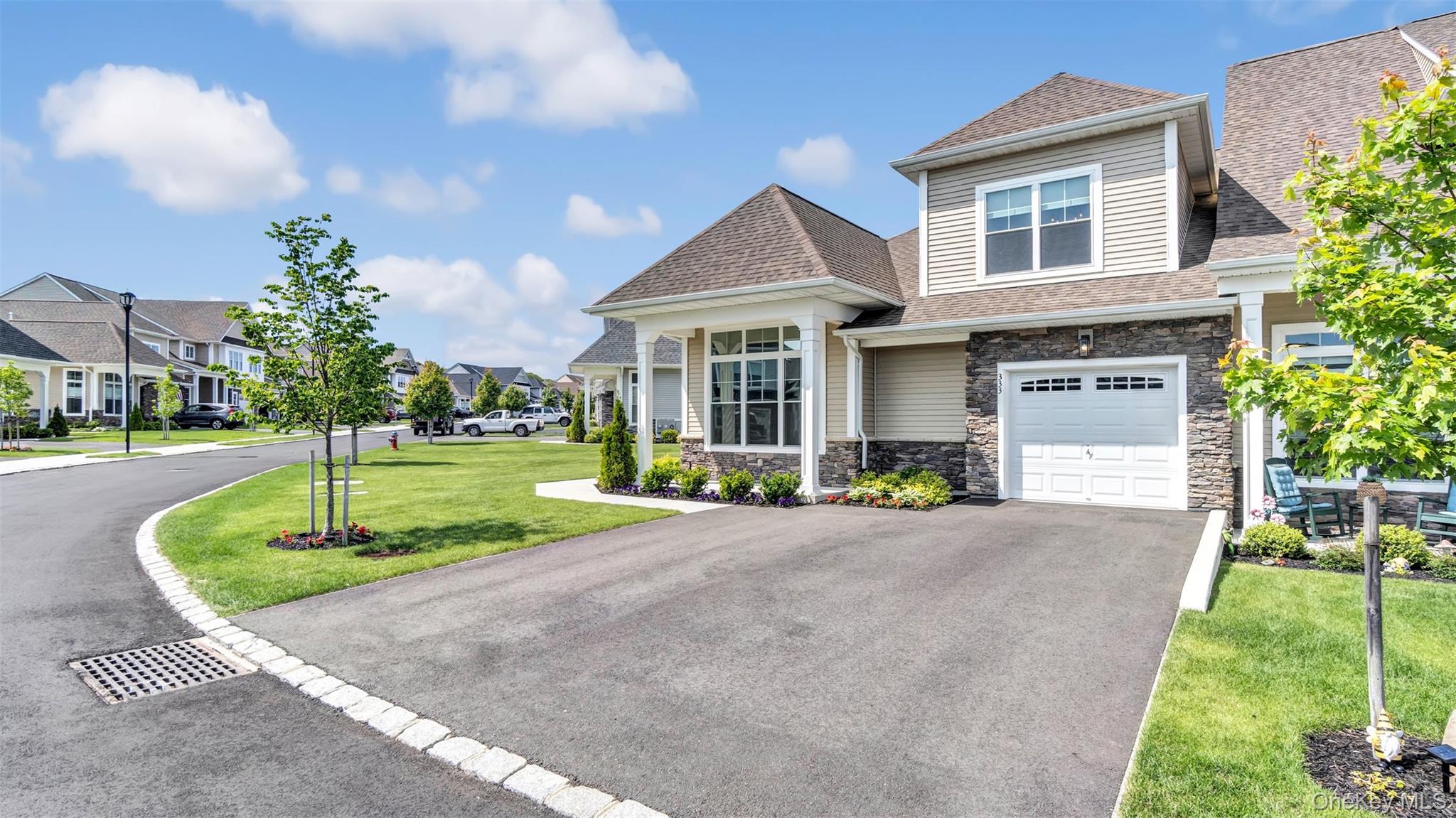 listing main picture