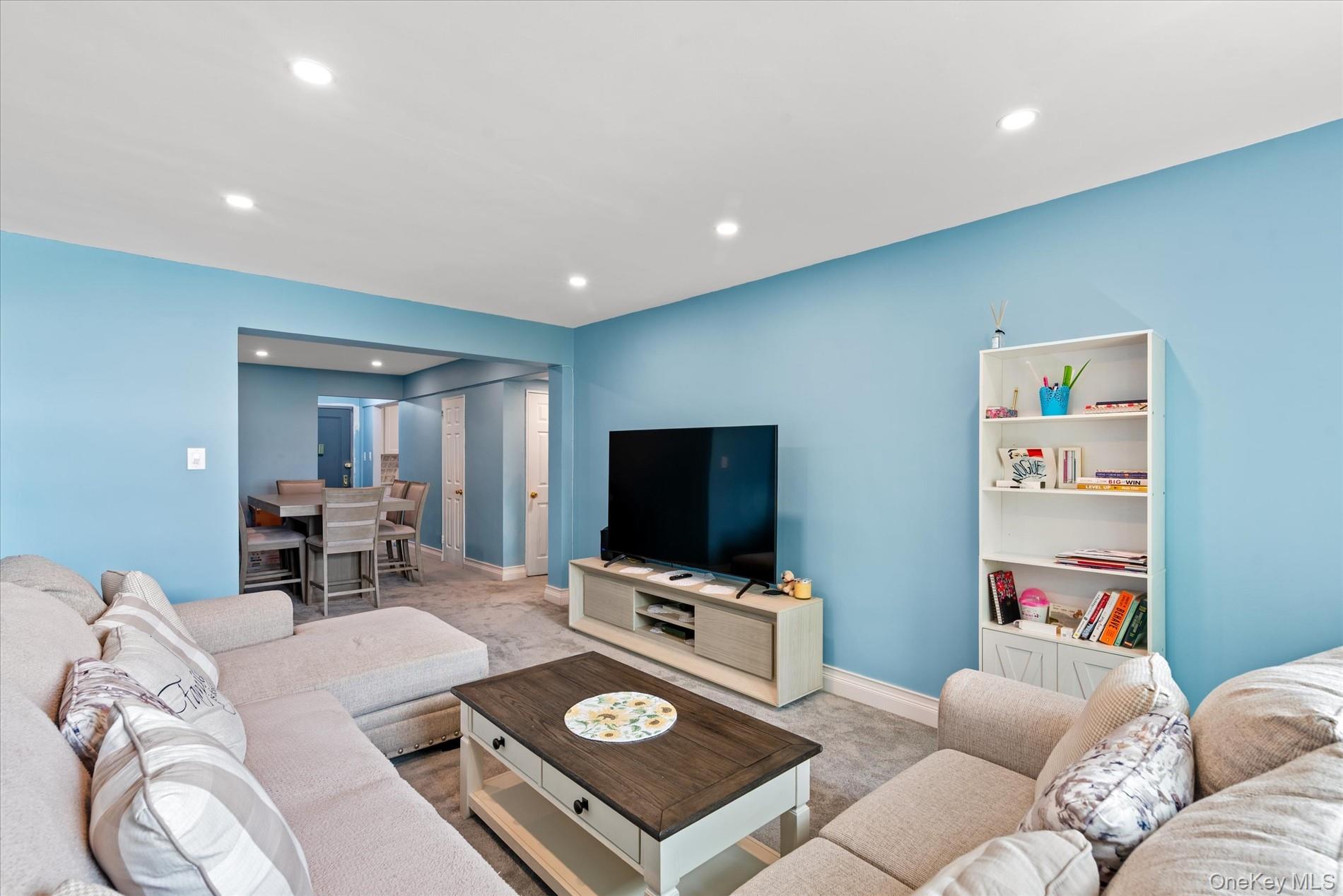 listing main picture