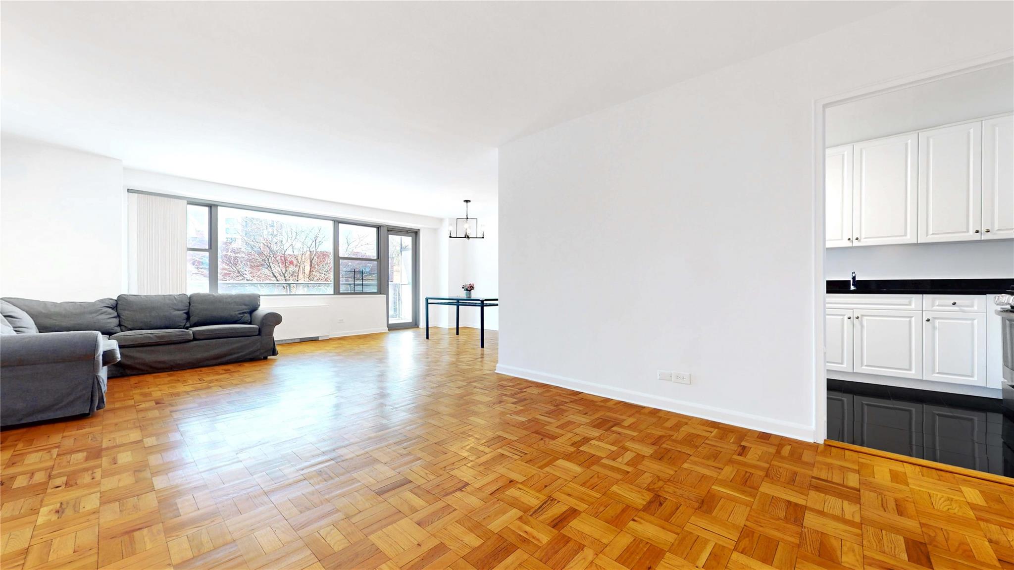 listing main picture