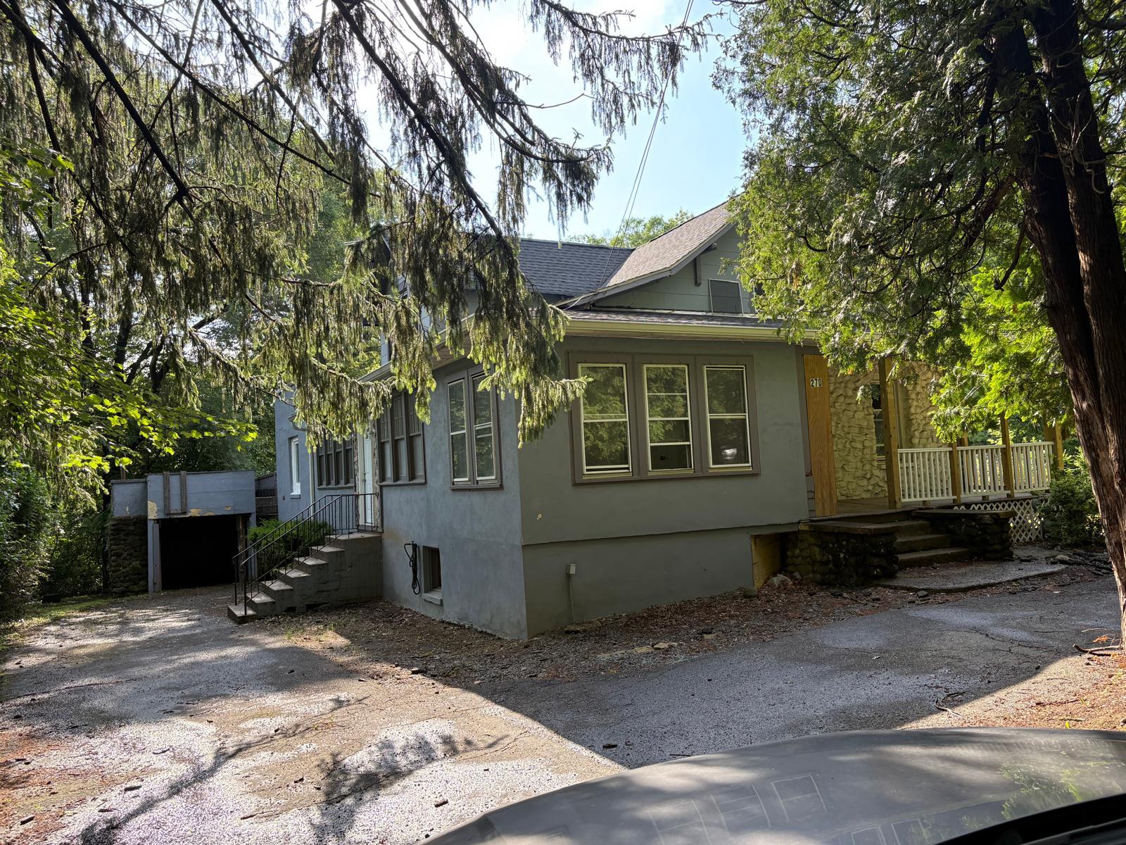 listing main picture