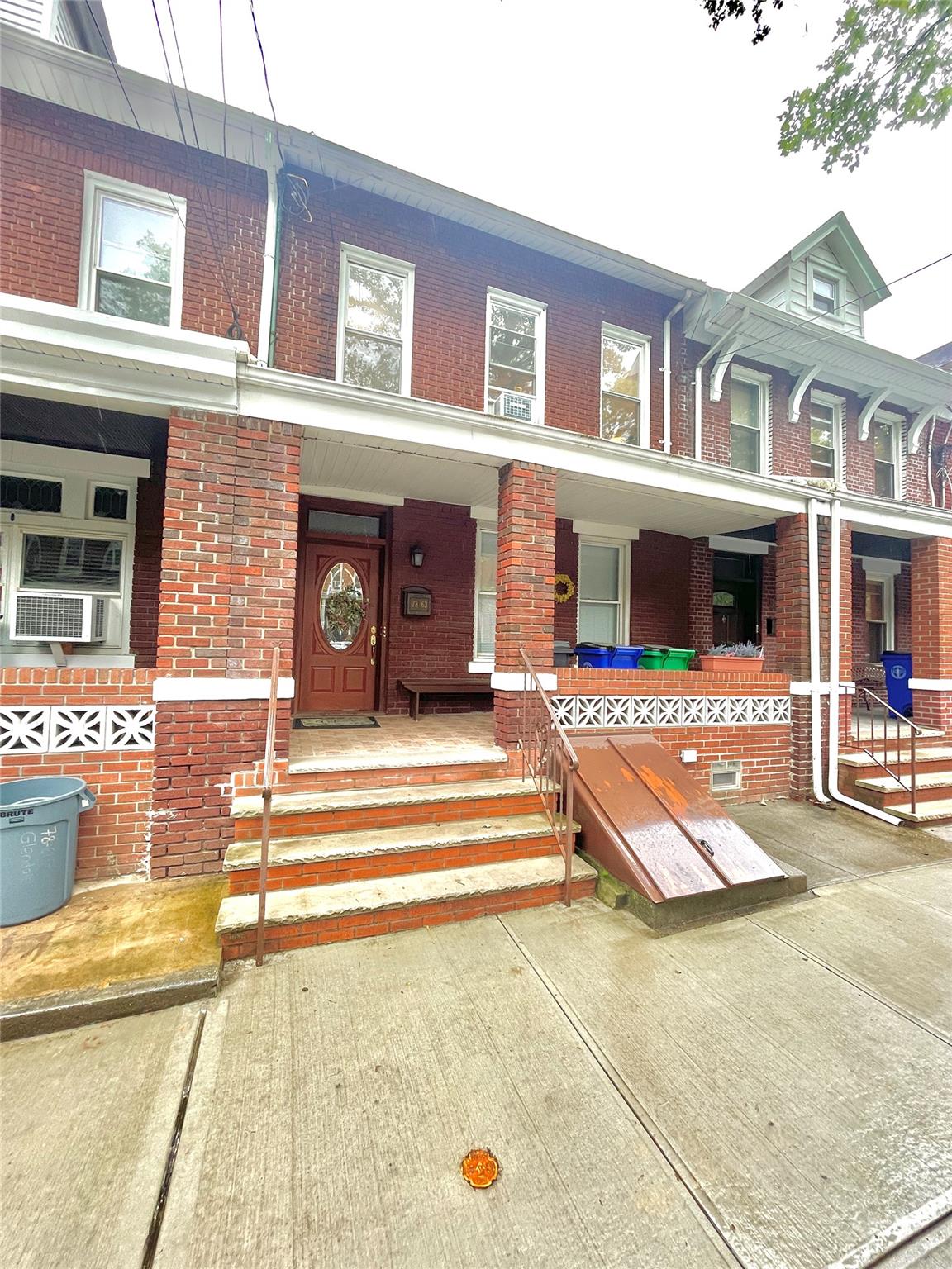 listing main picture