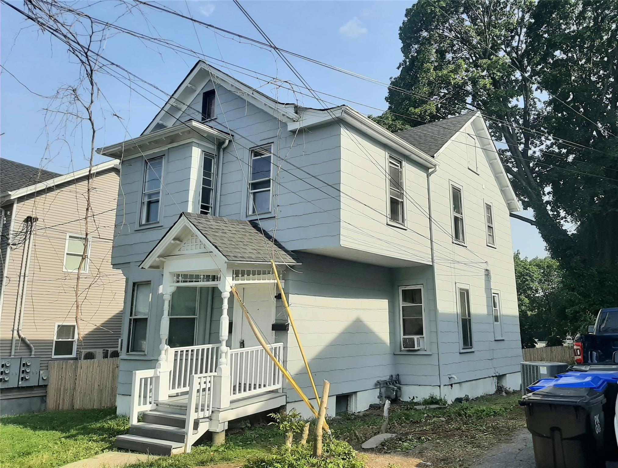 listing main picture