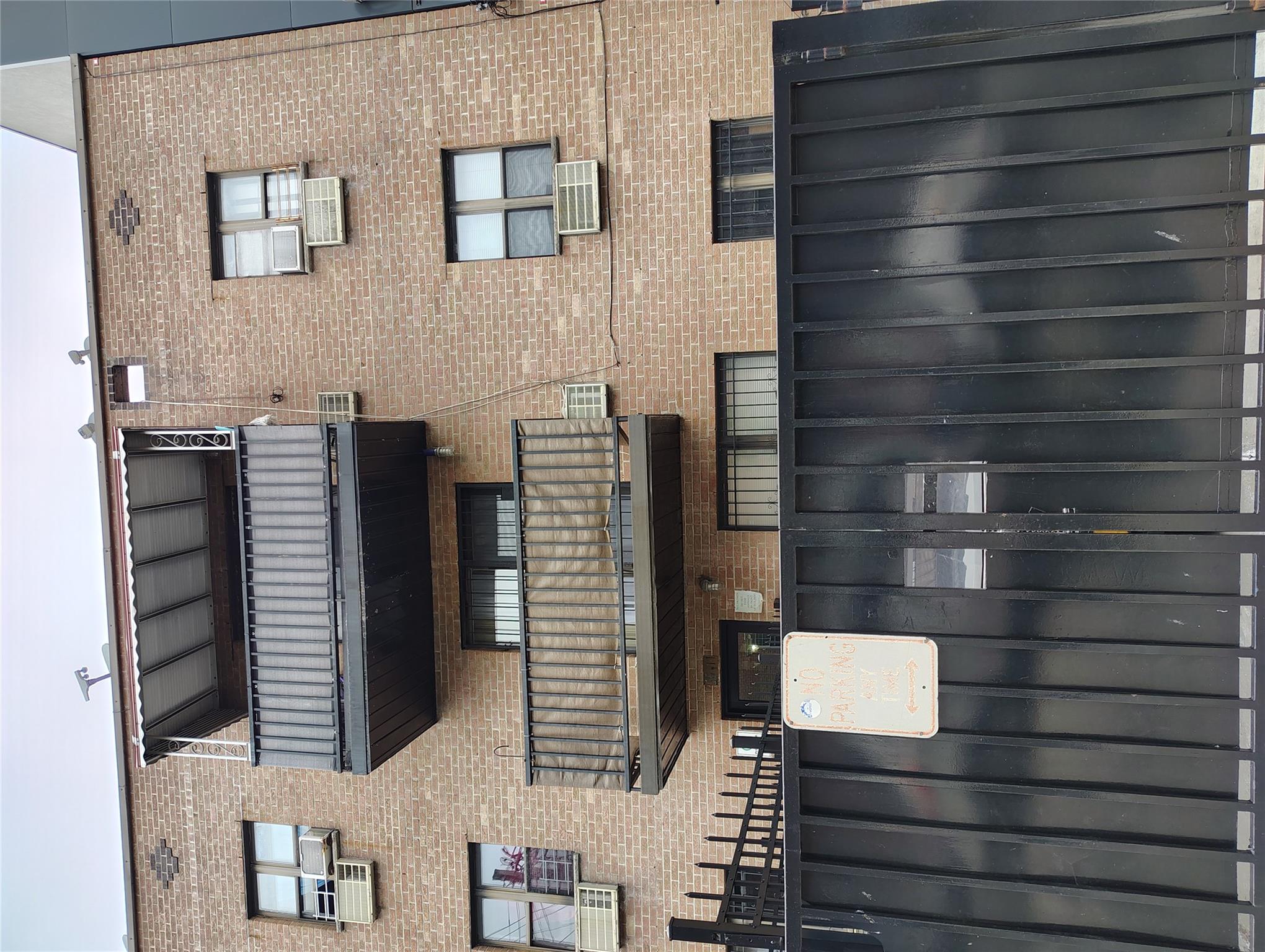 listing main picture