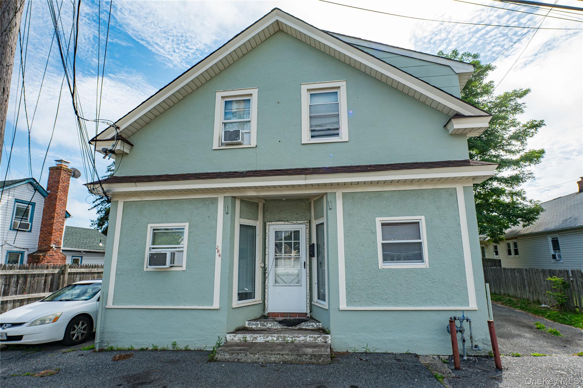 listing main picture