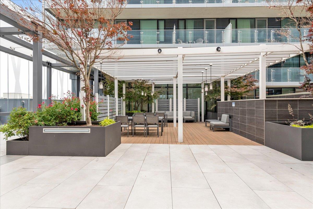 listing main picture