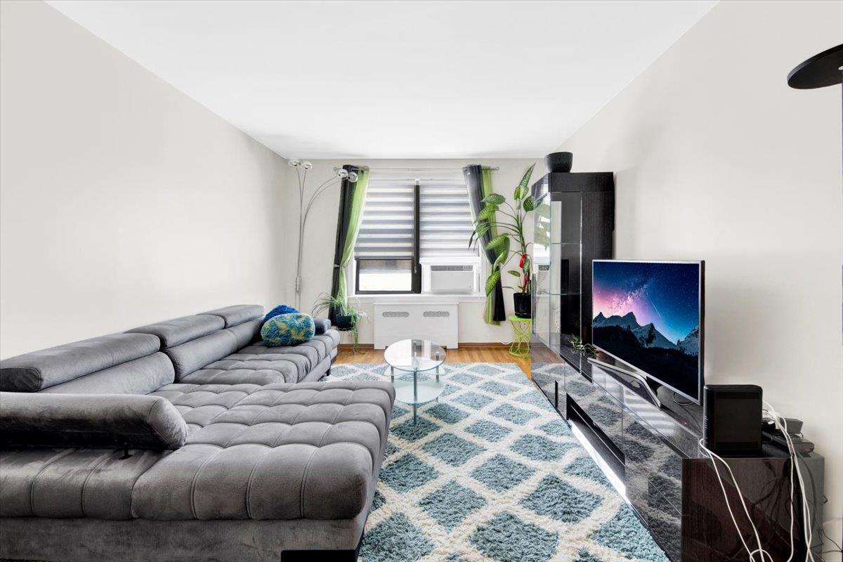 listing main picture