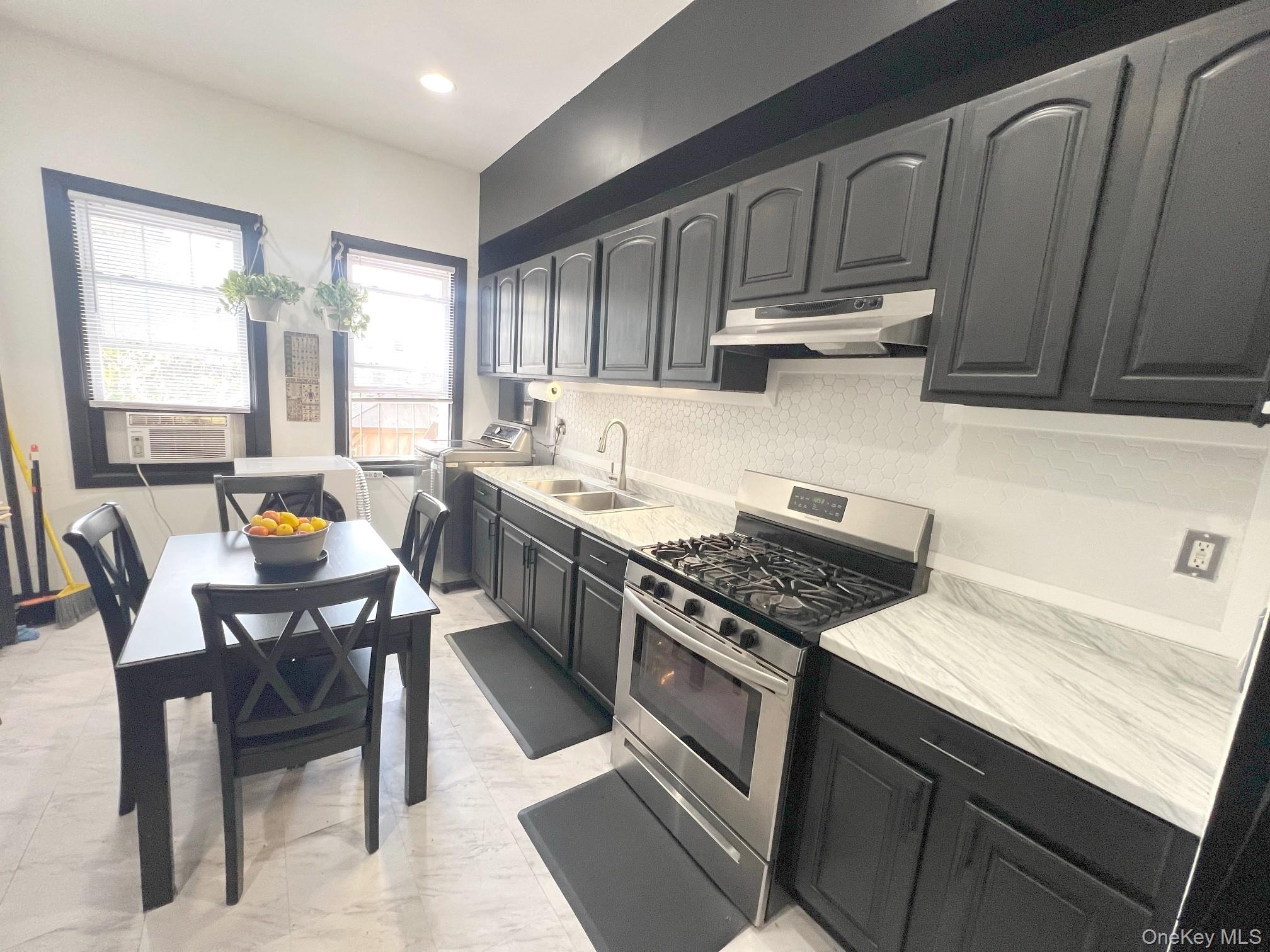 listing main picture