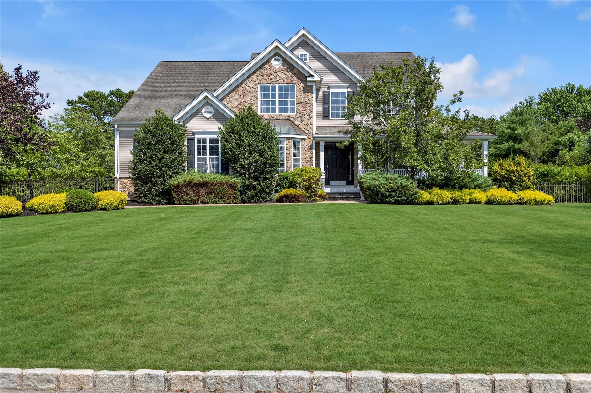 listing main picture