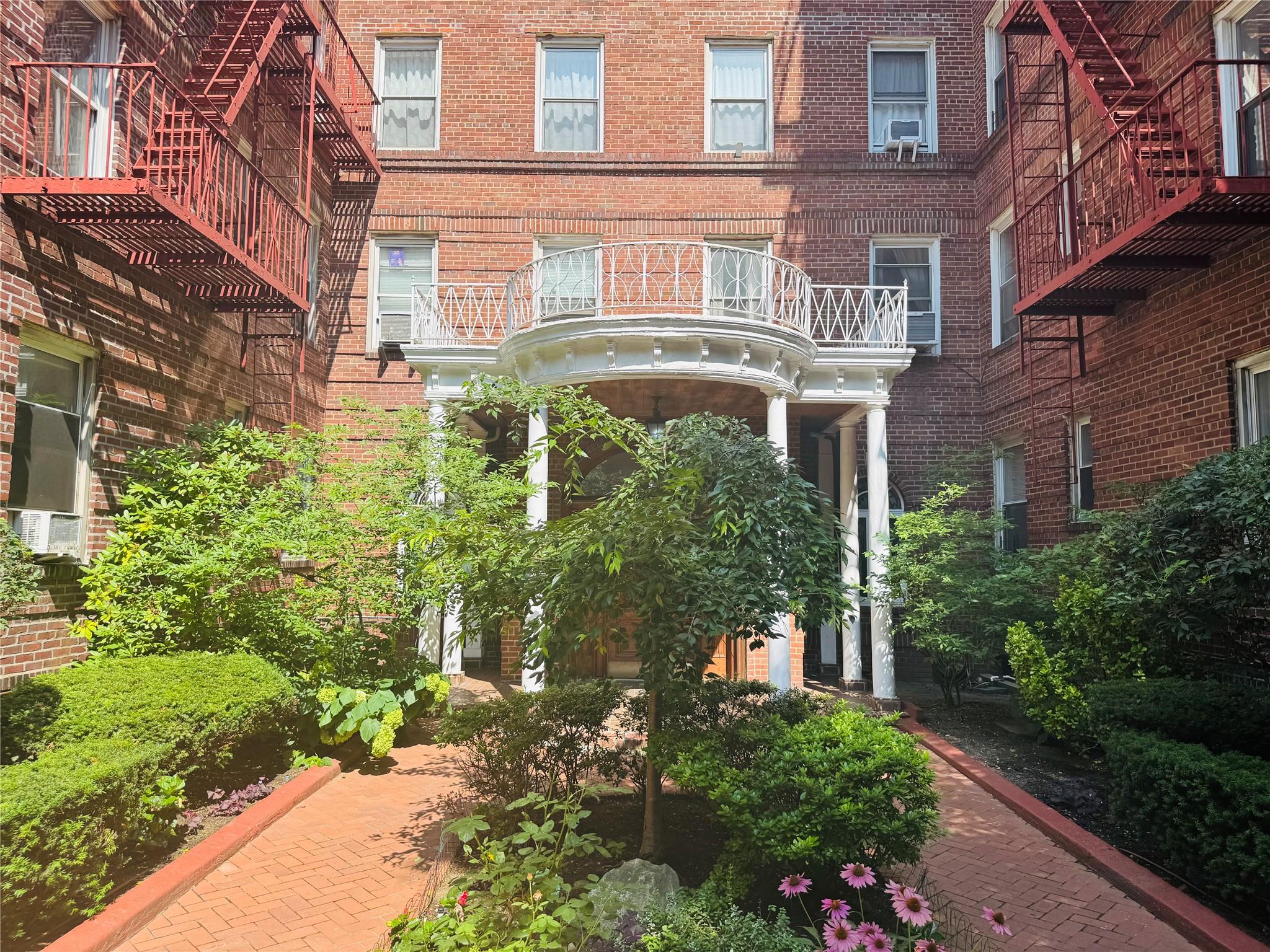 listing main picture