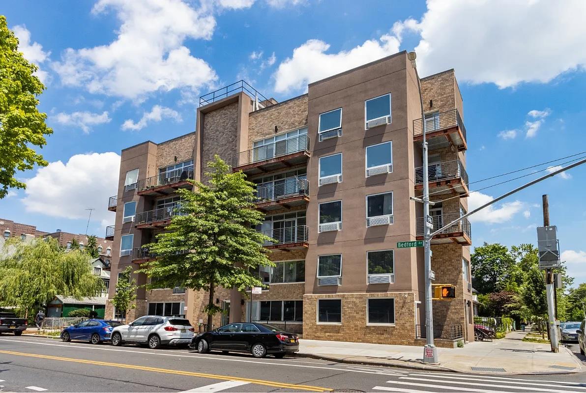 listing main picture