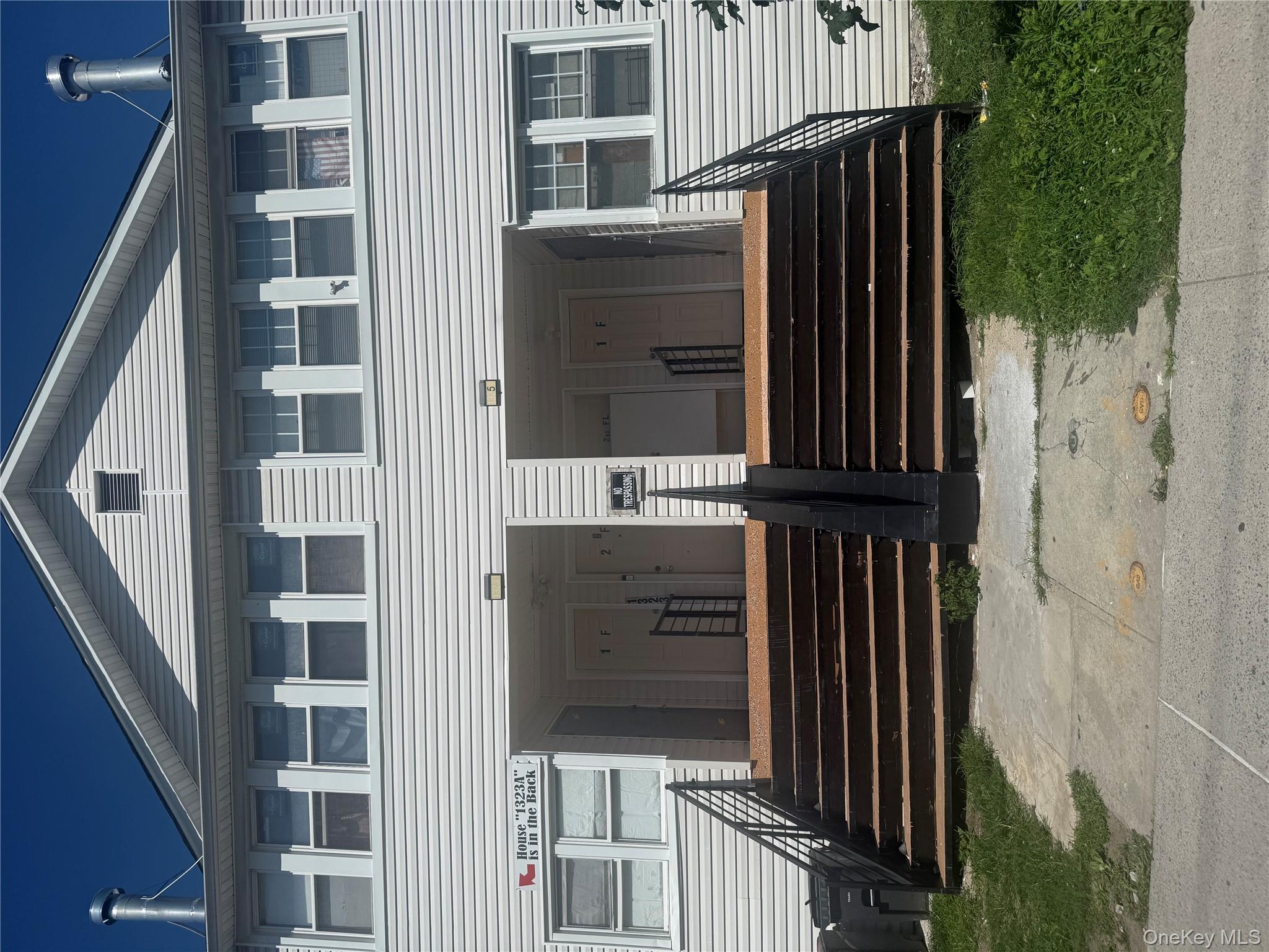 listing main picture