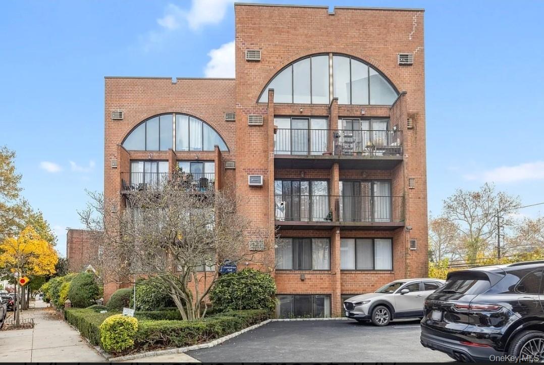 listing main picture