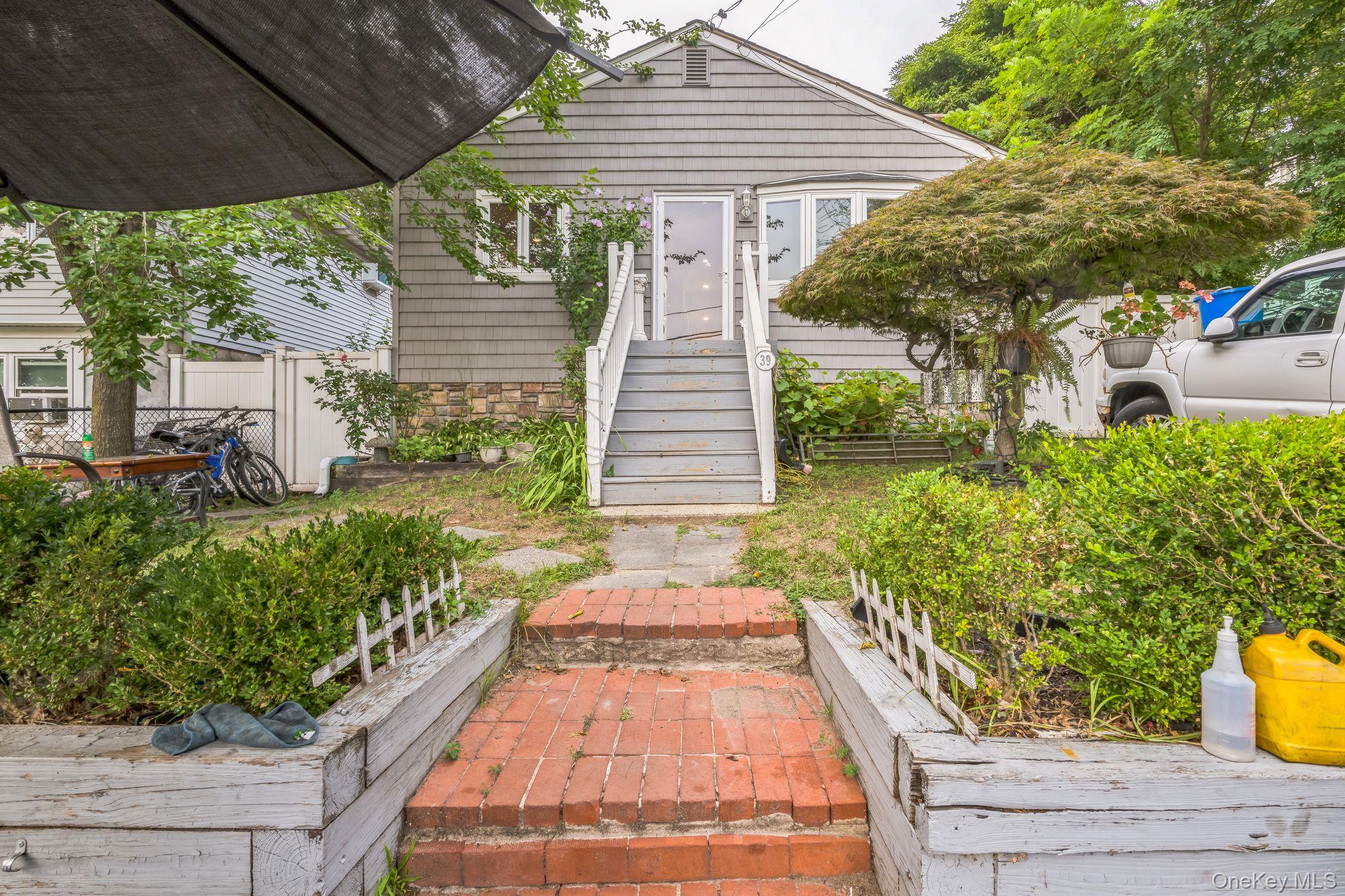 listing main picture