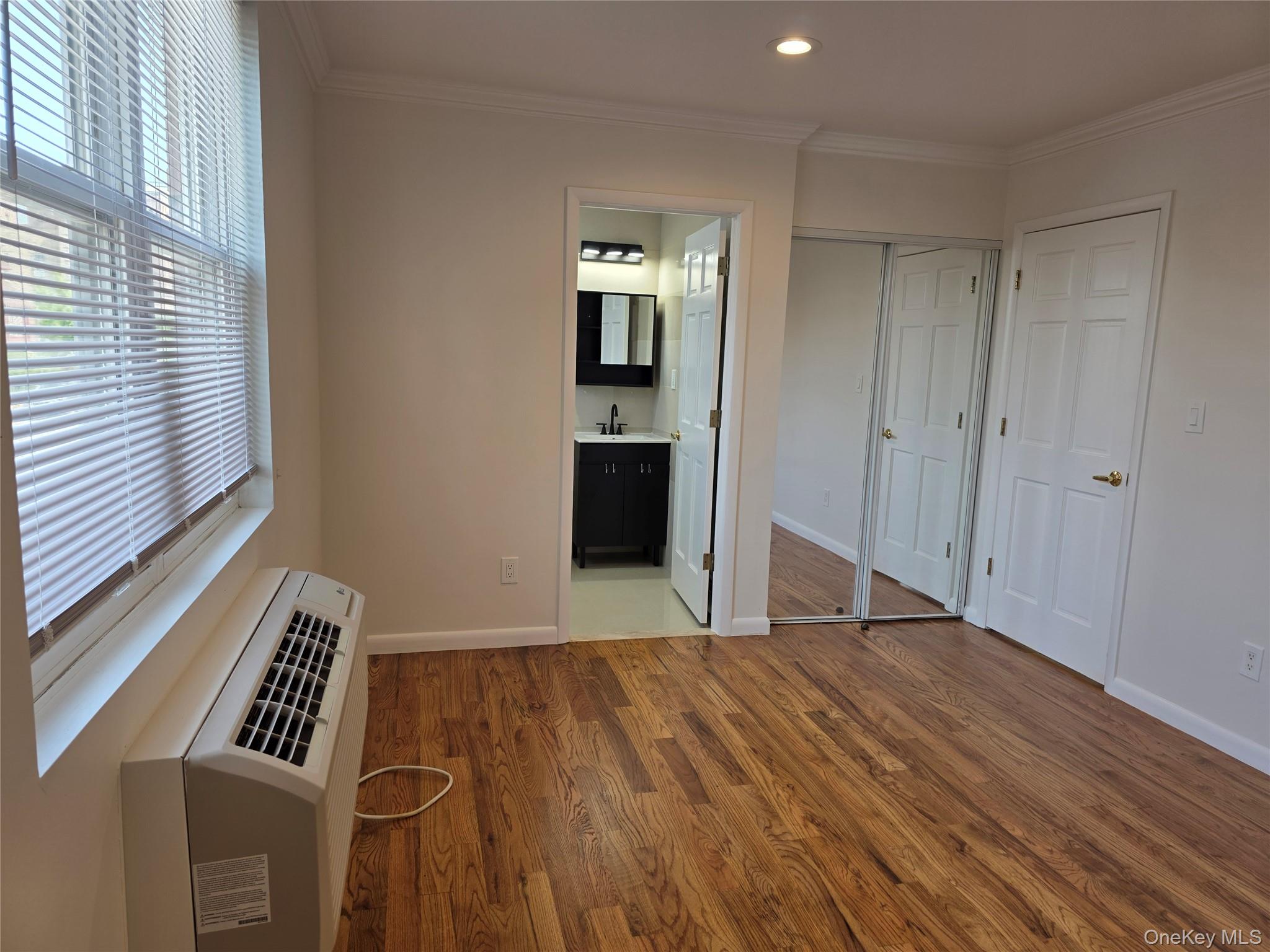 listing main picture