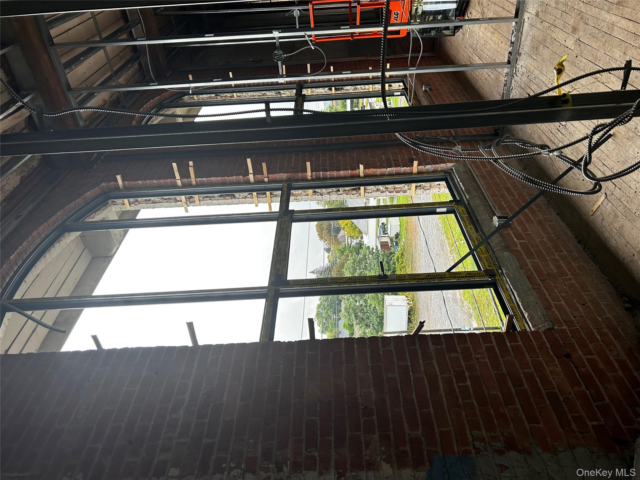 listing main picture