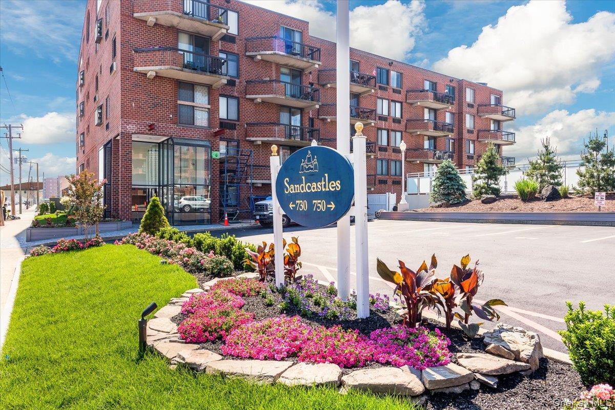 listing main picture