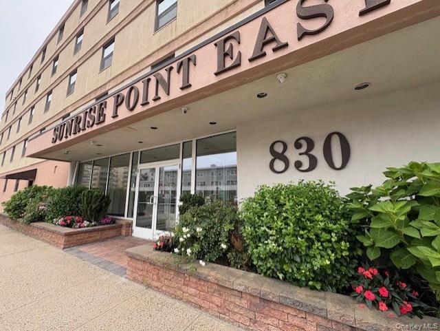 listing main picture