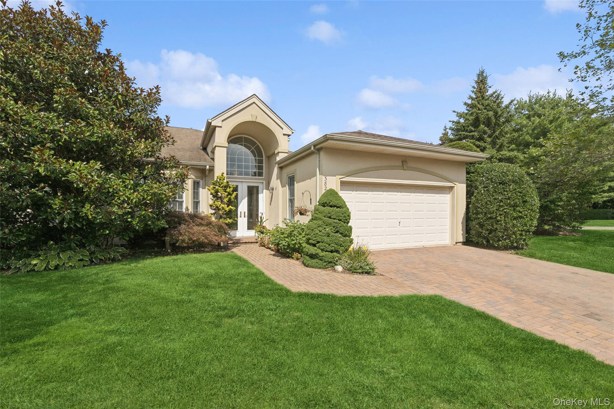 listing main picture