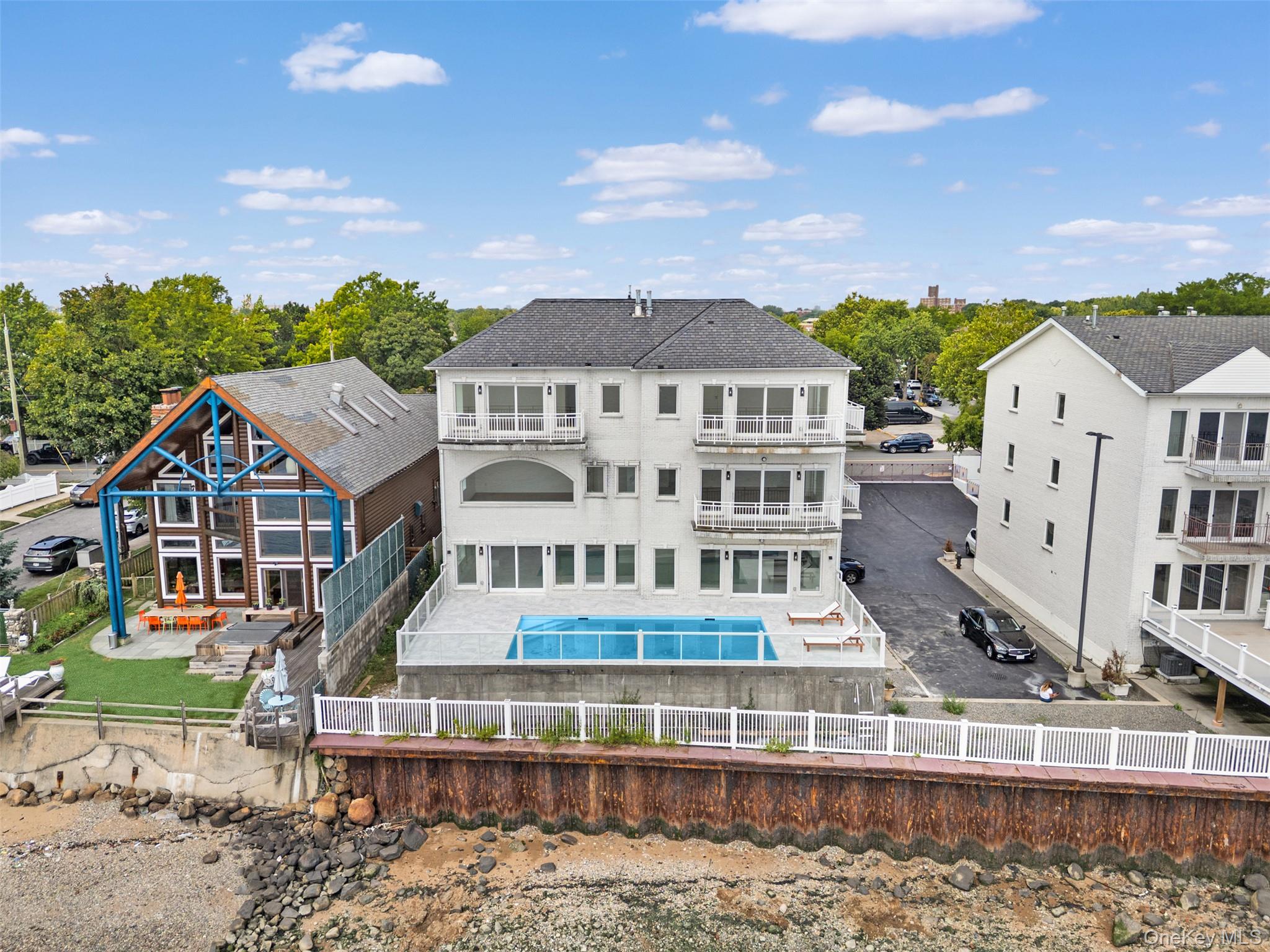 listing main picture