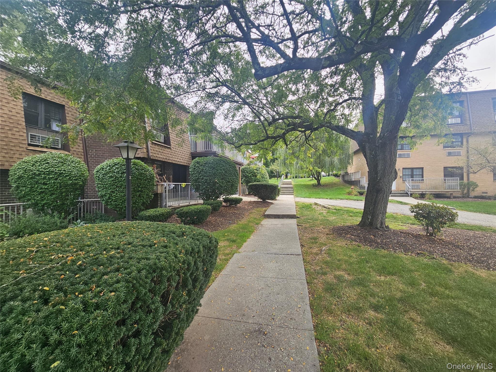 listing main picture