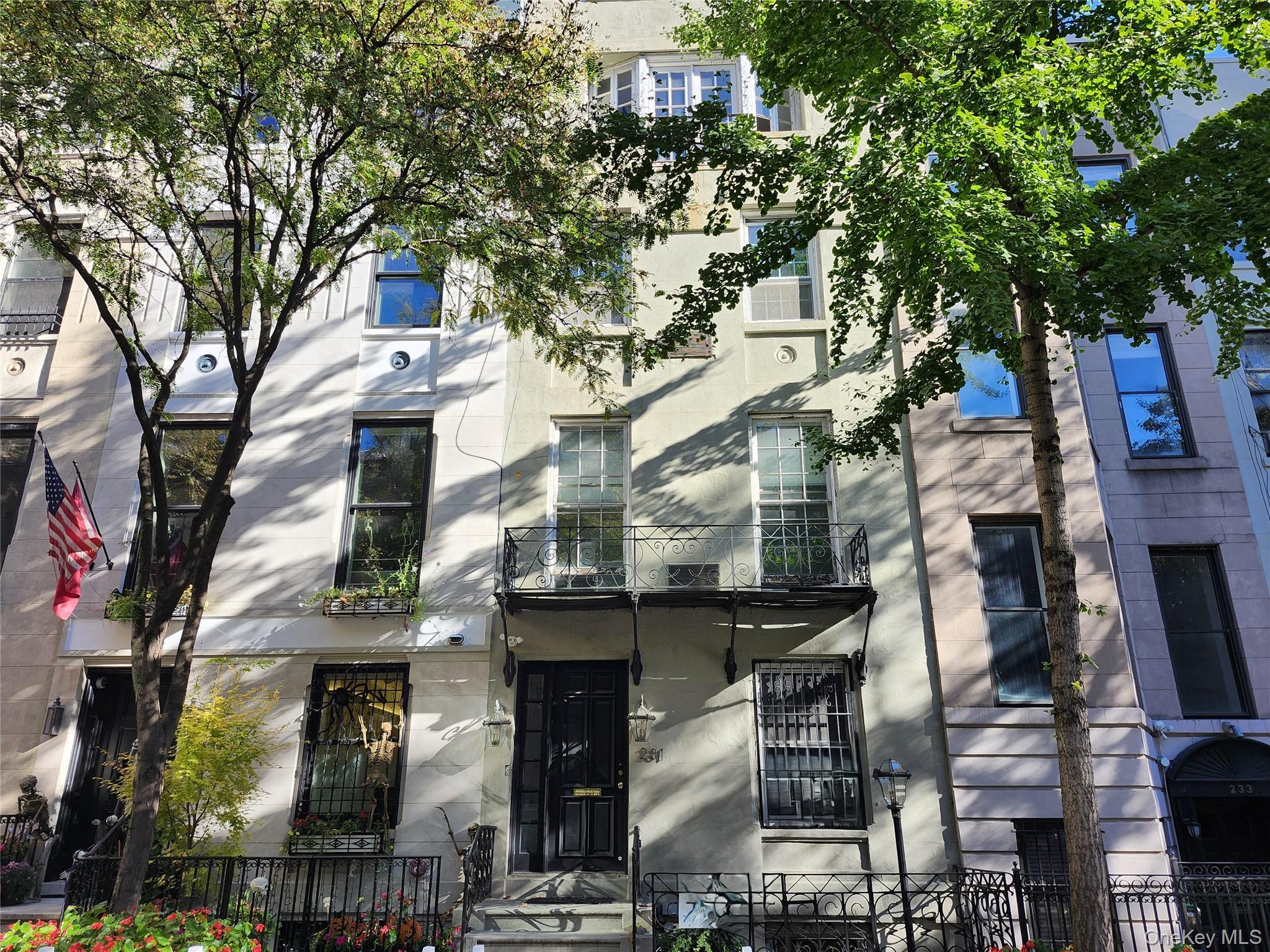 listing main picture