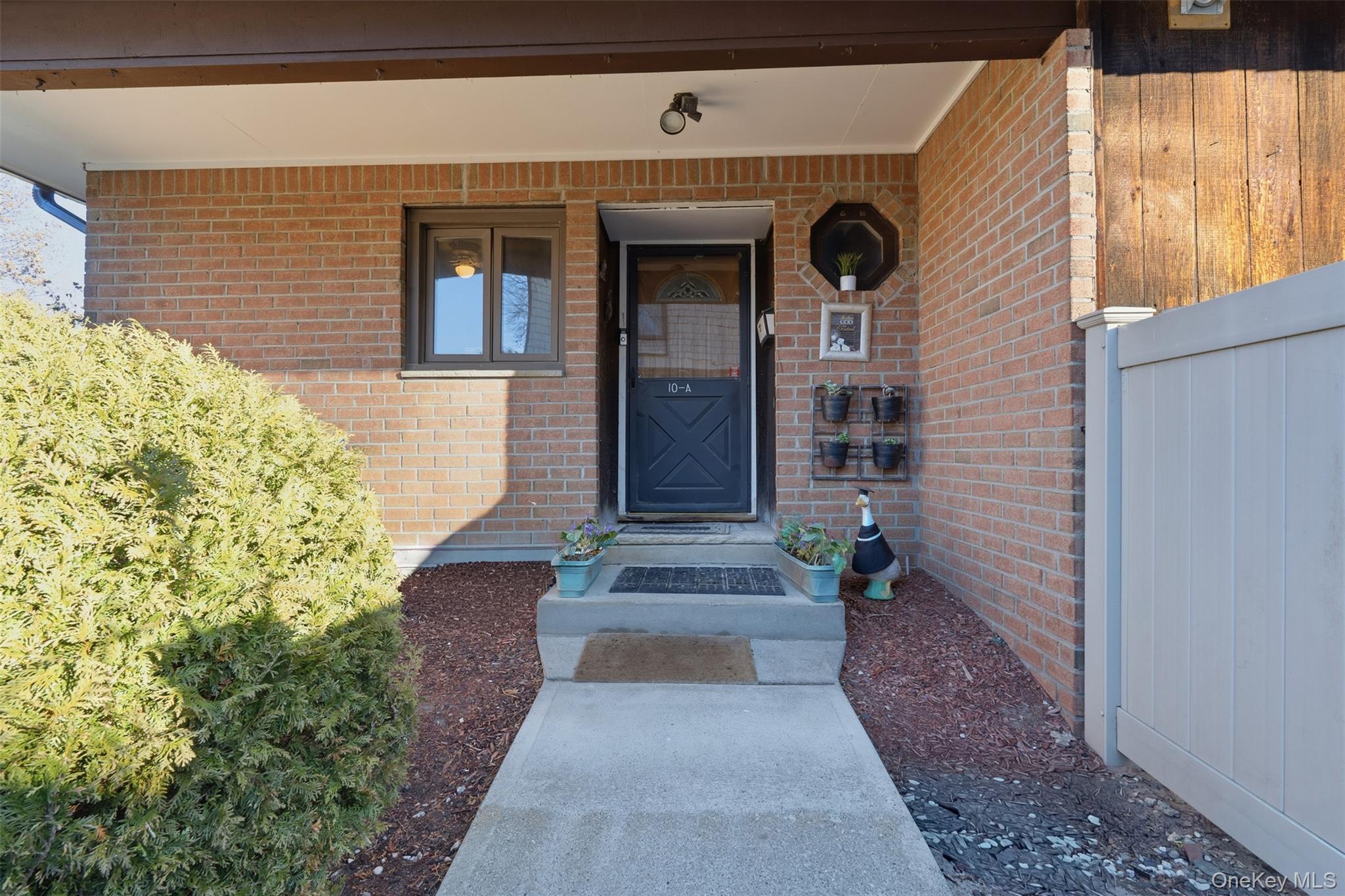 listing main picture