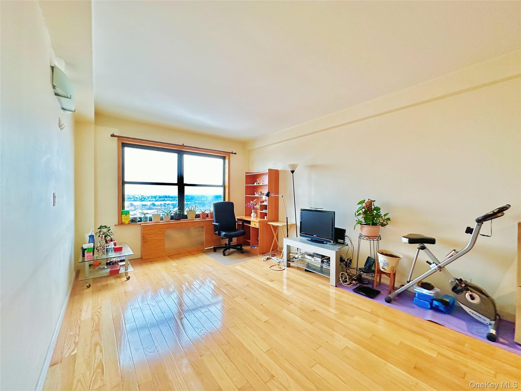 listing main picture