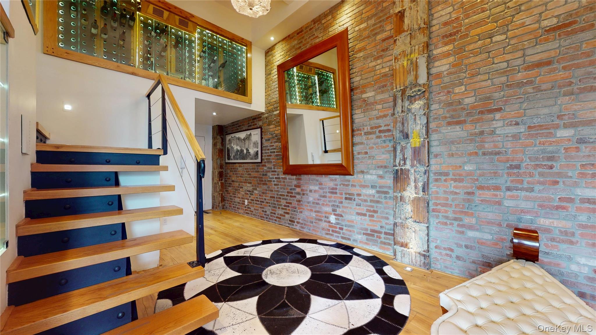 listing main picture