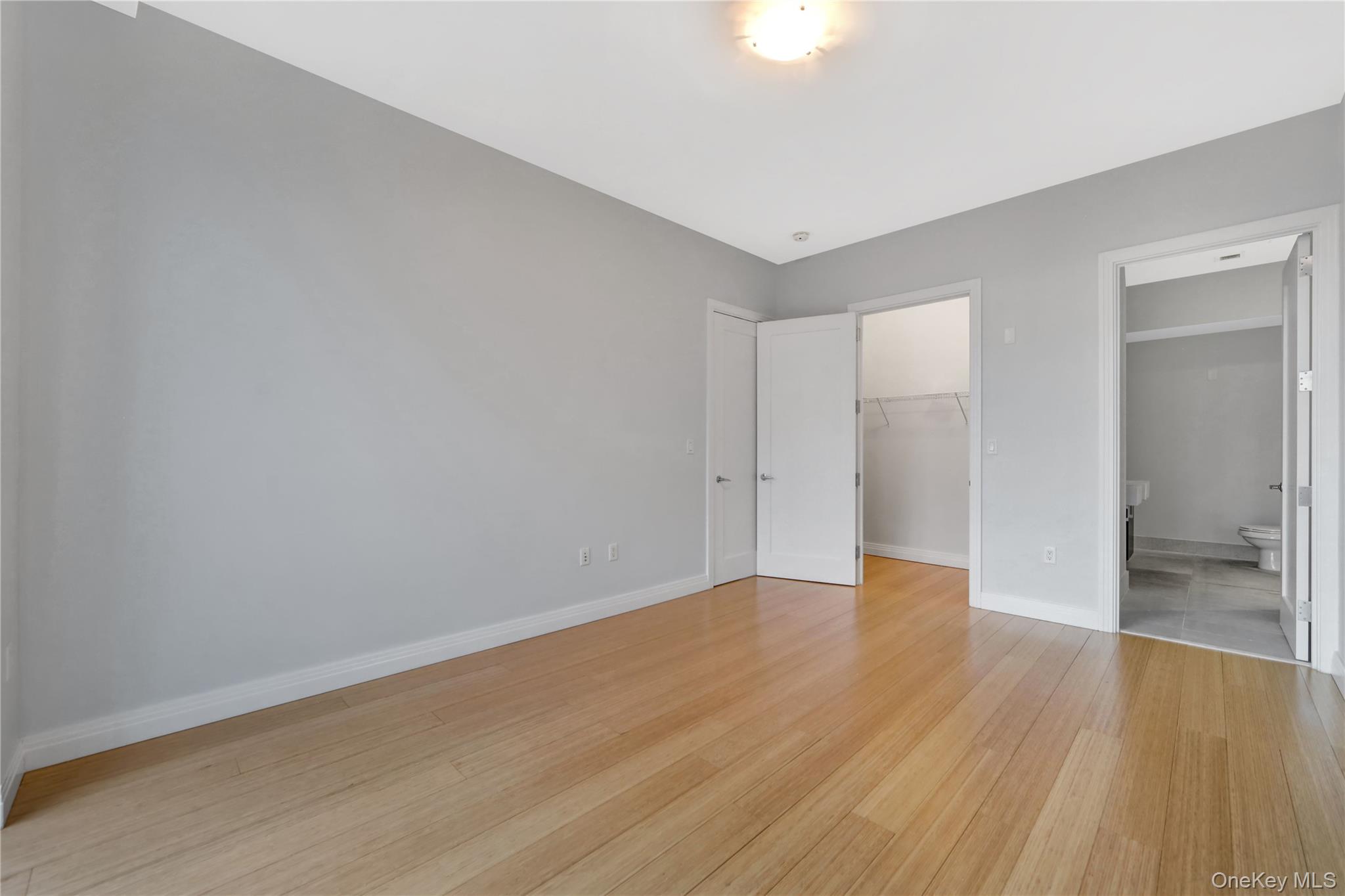 listing main picture