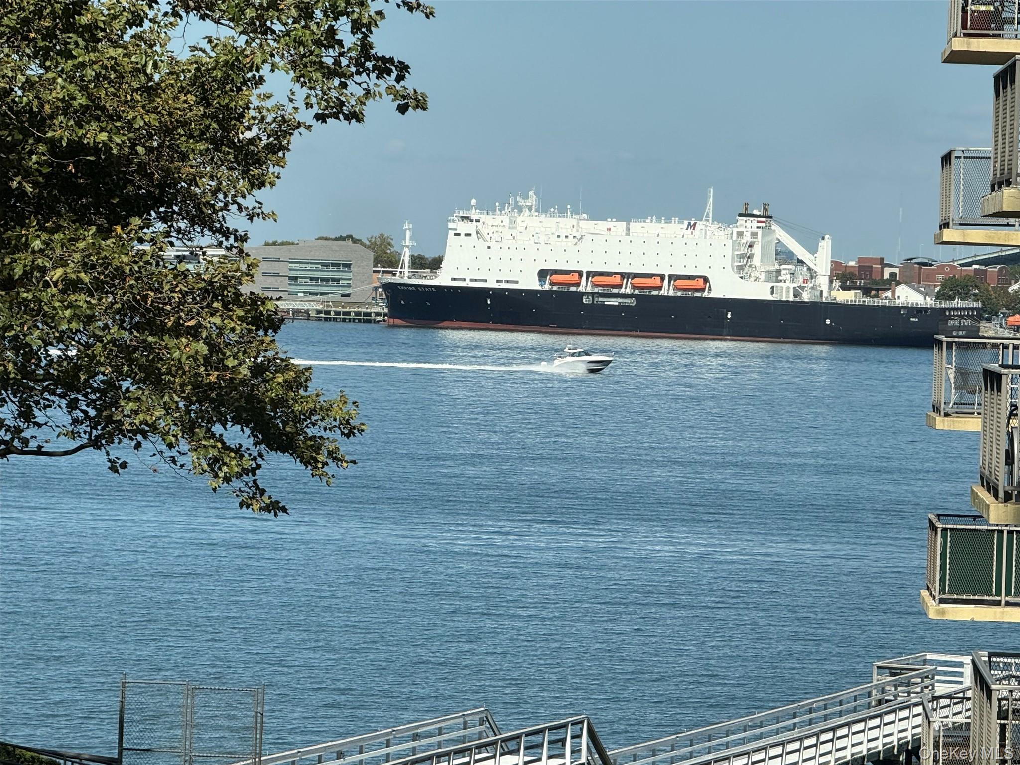 listing main picture