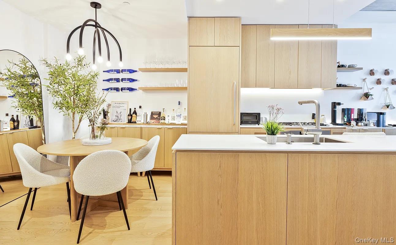 listing main picture